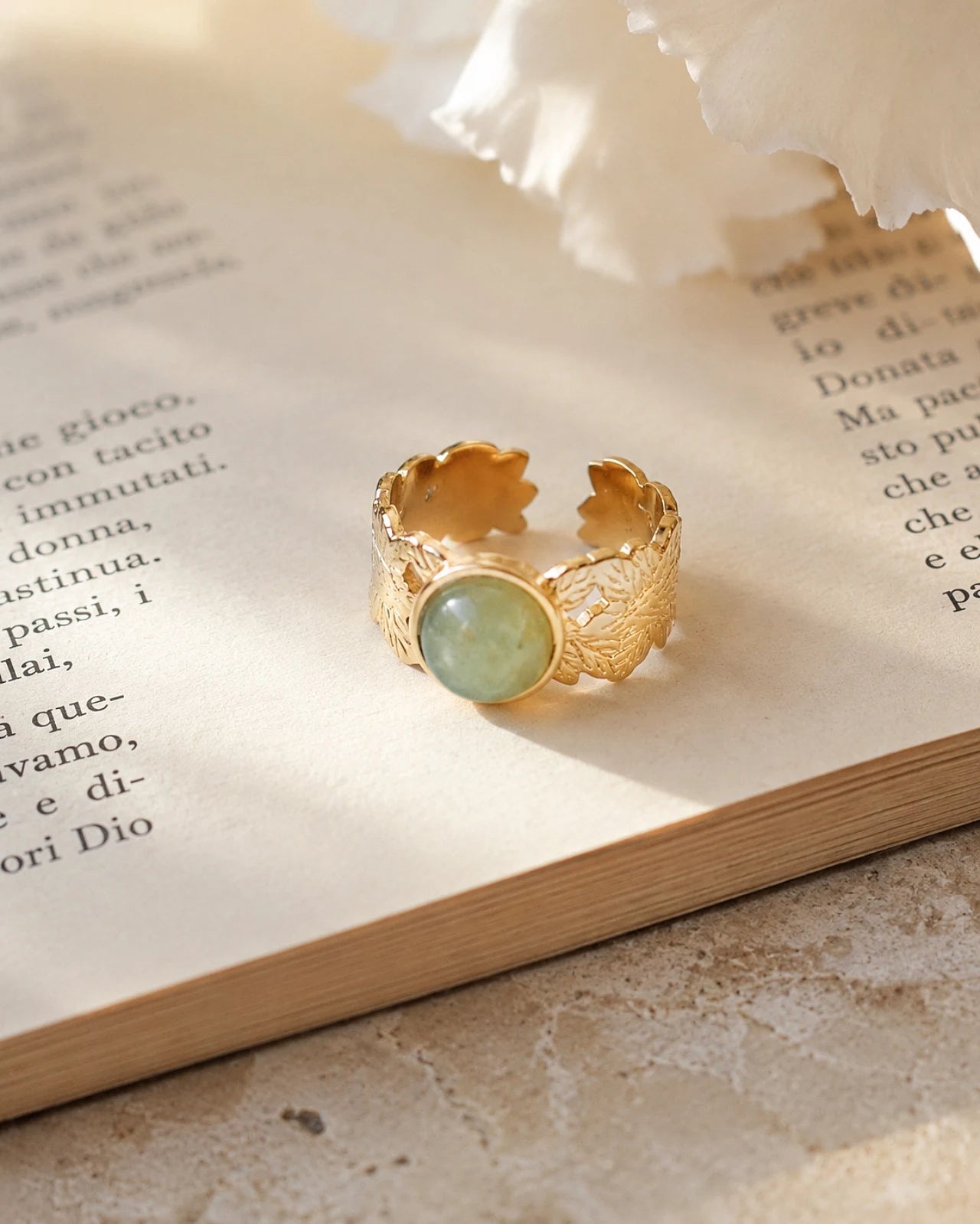 Anello Daphne con Amazzonite verde e foglie incise pietra naturale