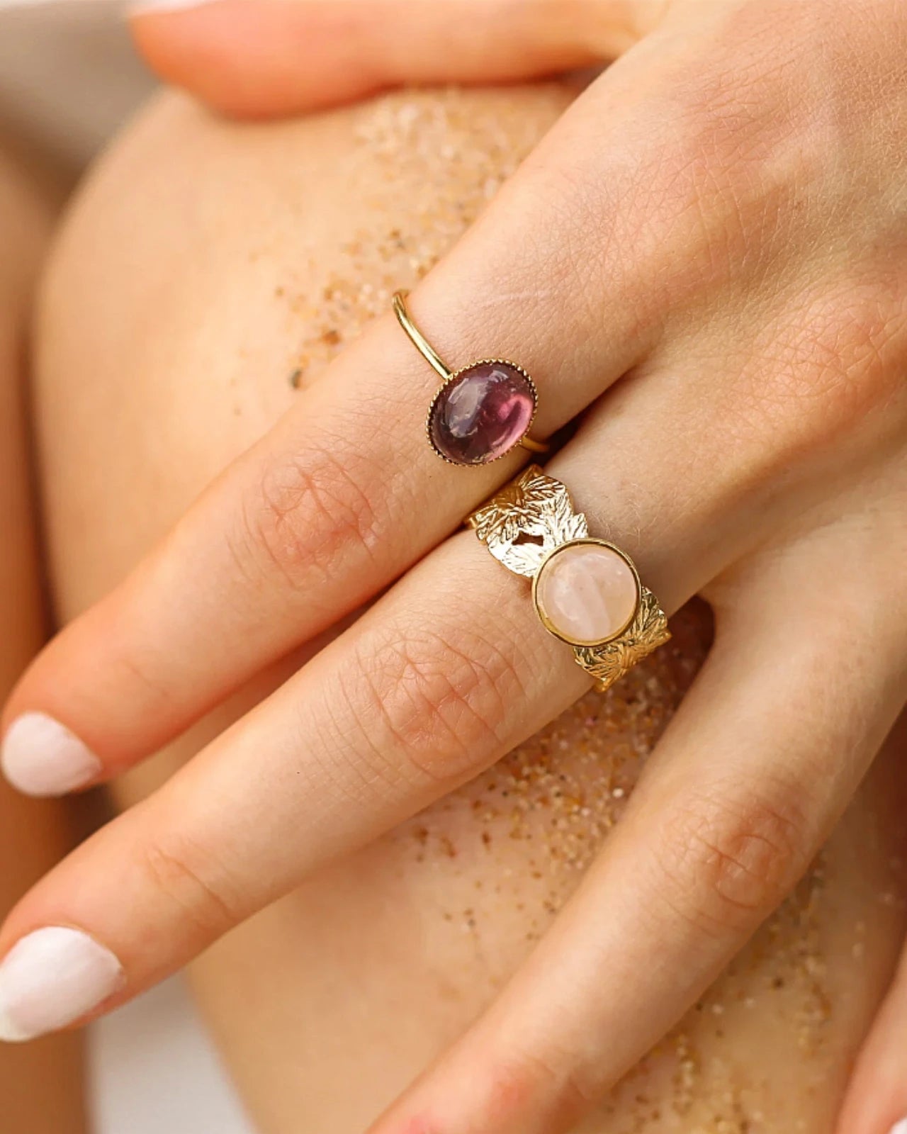 Anello Daphne artigianale made in Paris regolabile con foglie incise e pietra naturale in acciaio inossidabile - Roma