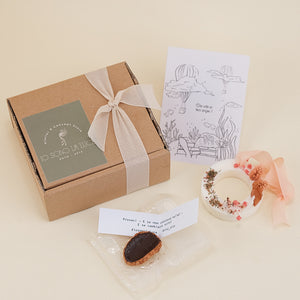 Boa Sorte: Gift Box Biscotto della Fortuna + Cartolina + Mini Ghirlanda Profumata in Cera