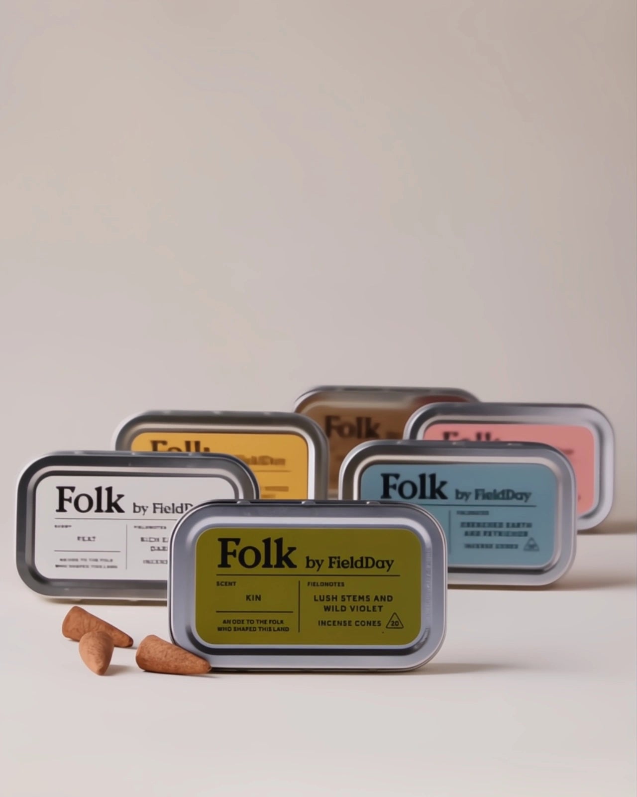 Incensi a cono 100% naturali, creati artigianalmente. 6 fragranze raffinate che catturano l'essenza dei paesaggi irlandesi. Slow living e lusso olfattivo.