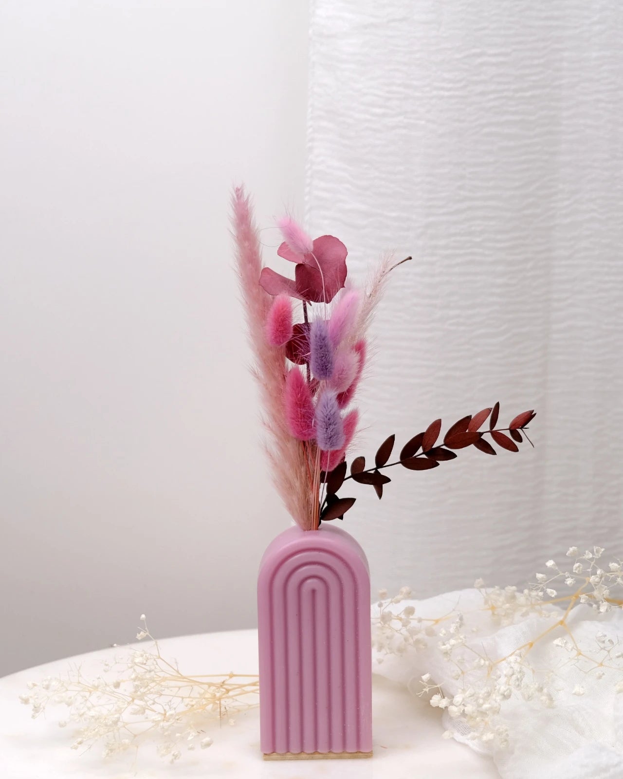 Vaso Arco Iris Serendipity - vaso in cera artigianale a forma di arcobaleno con fiori stabilizzati e secchi malva piccolo