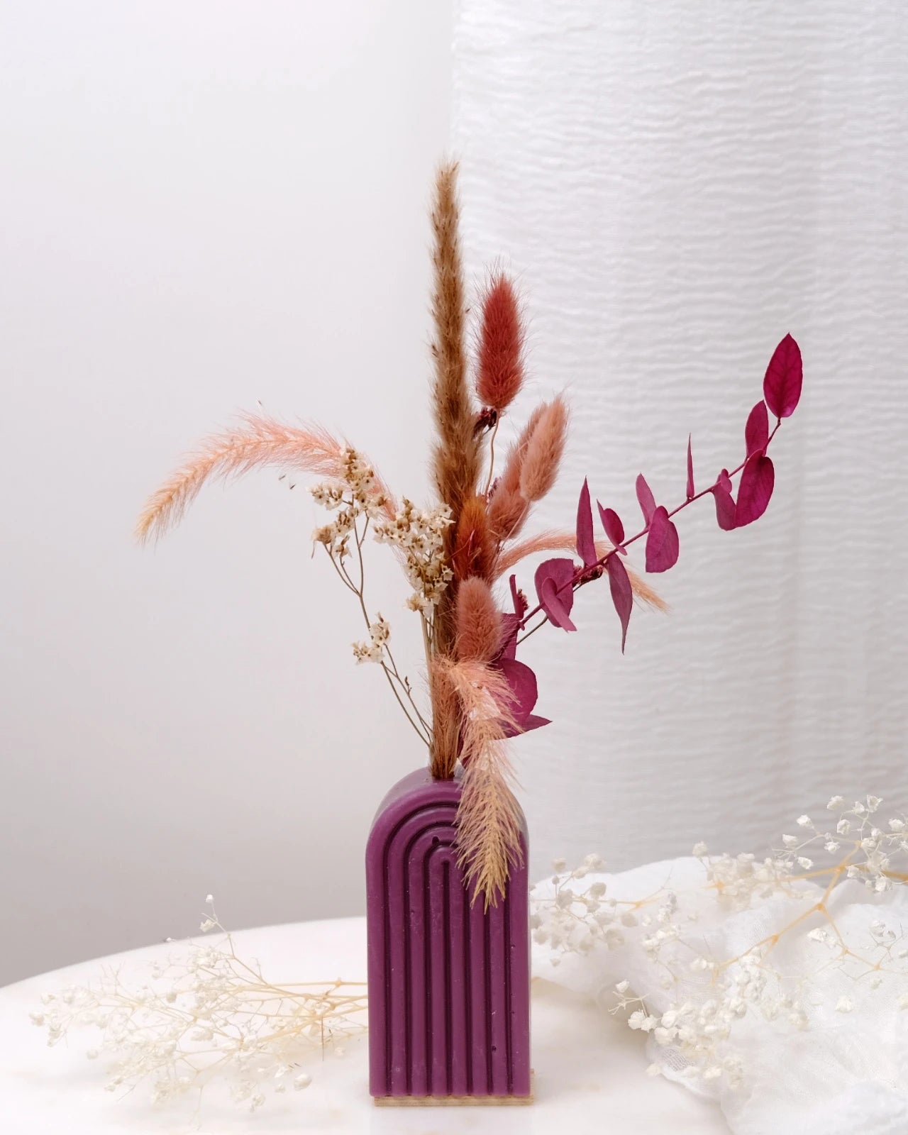 Vaso Arco Iris Serendipity - vaso in cera artigianale a forma di arcobaleno con fiori stabilizzati e secchi prugna piccolo