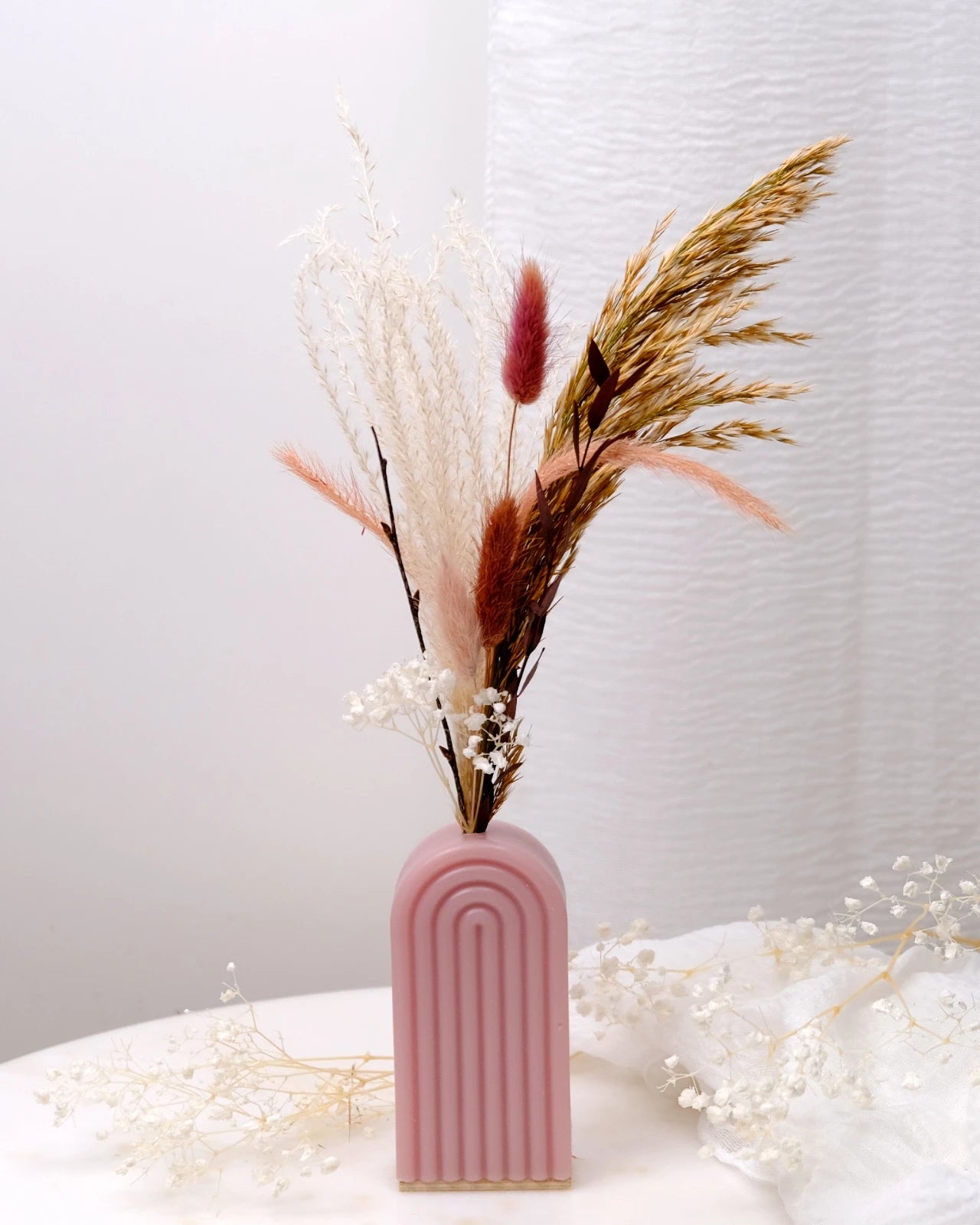 Vaso Arco Iris Serendipity - vaso in cera artigianale a forma di arcobaleno con fiori stabilizzati e secchi rosa cipria antico piccolo