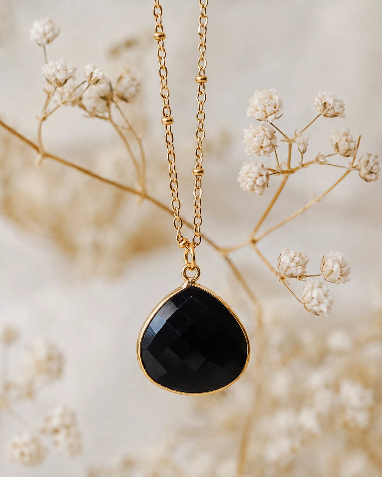 collana artigianale made in paris in ottone placcato oro 18k 2 micron con ciondolo pietra naturale onice nero - roma