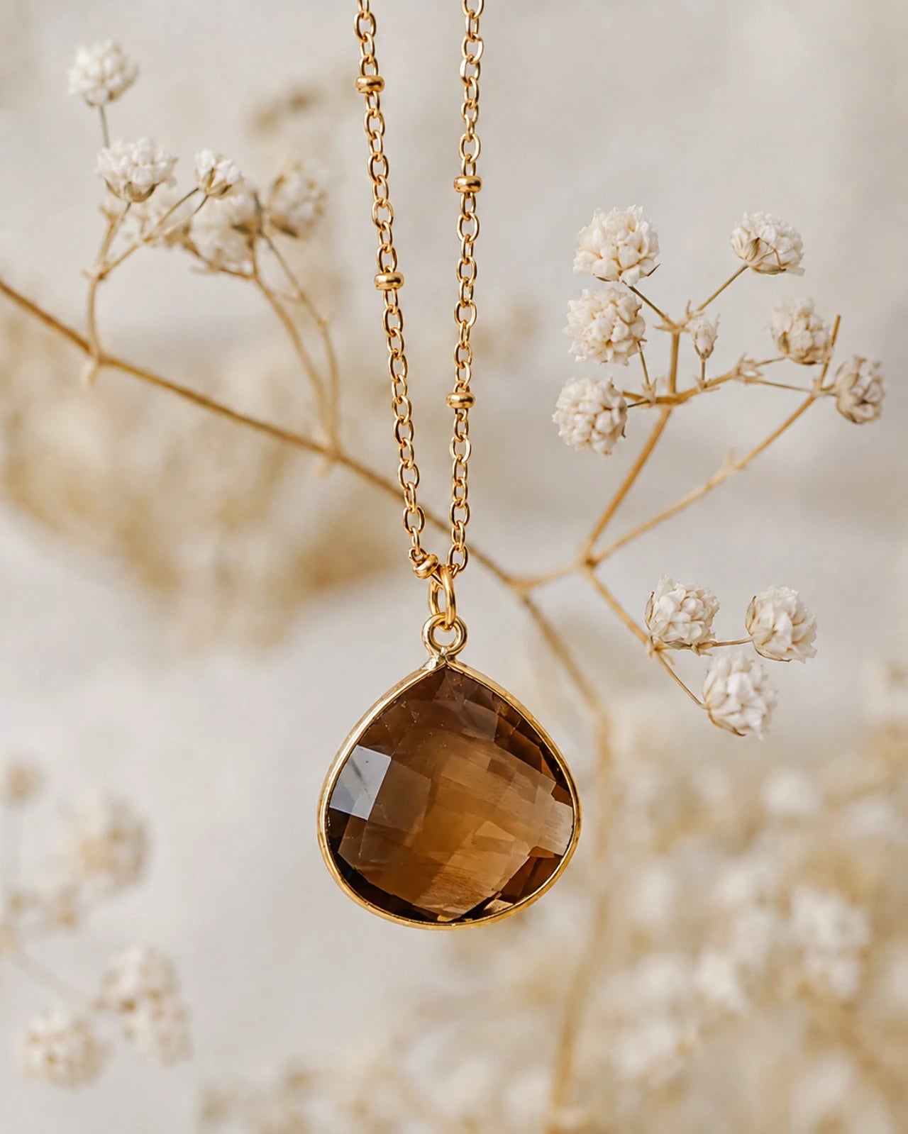 collana artigianale made in paris in ottone placcato oro 18k 2 micron con ciondolo pietra naturale quarzo fumè - roma