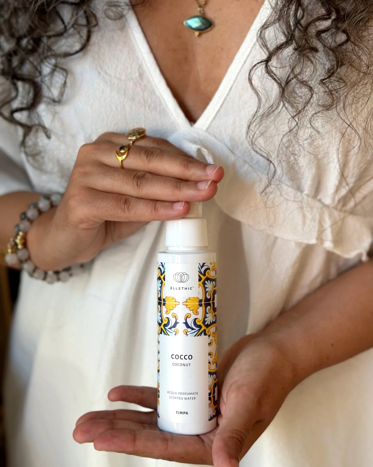 acqua profumata corpo e capelli mist-nebbia idratante profumo naturale al cocco | io sono la luce roma