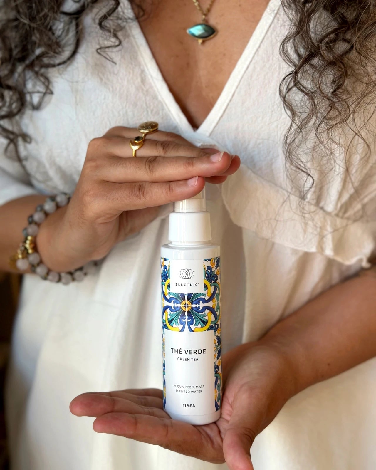 acqua profumata corpo e capelli mist-nebbia idratante profumo naturale al thè verde | io sono la luce roma