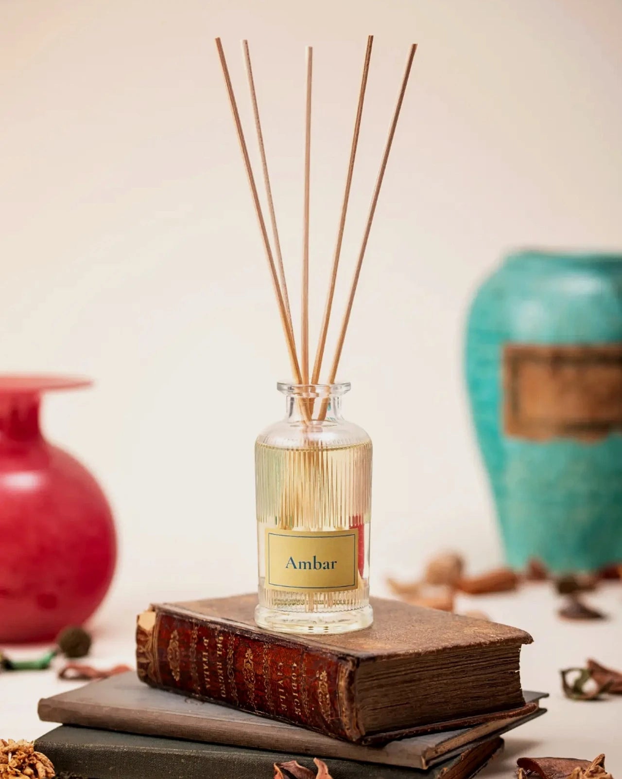 Diffusore a bastoncini fragranza d'ambiente note di ambra vaniglia e rosa per profumare casa | Made in Italy - Io Sono La Luce Roma