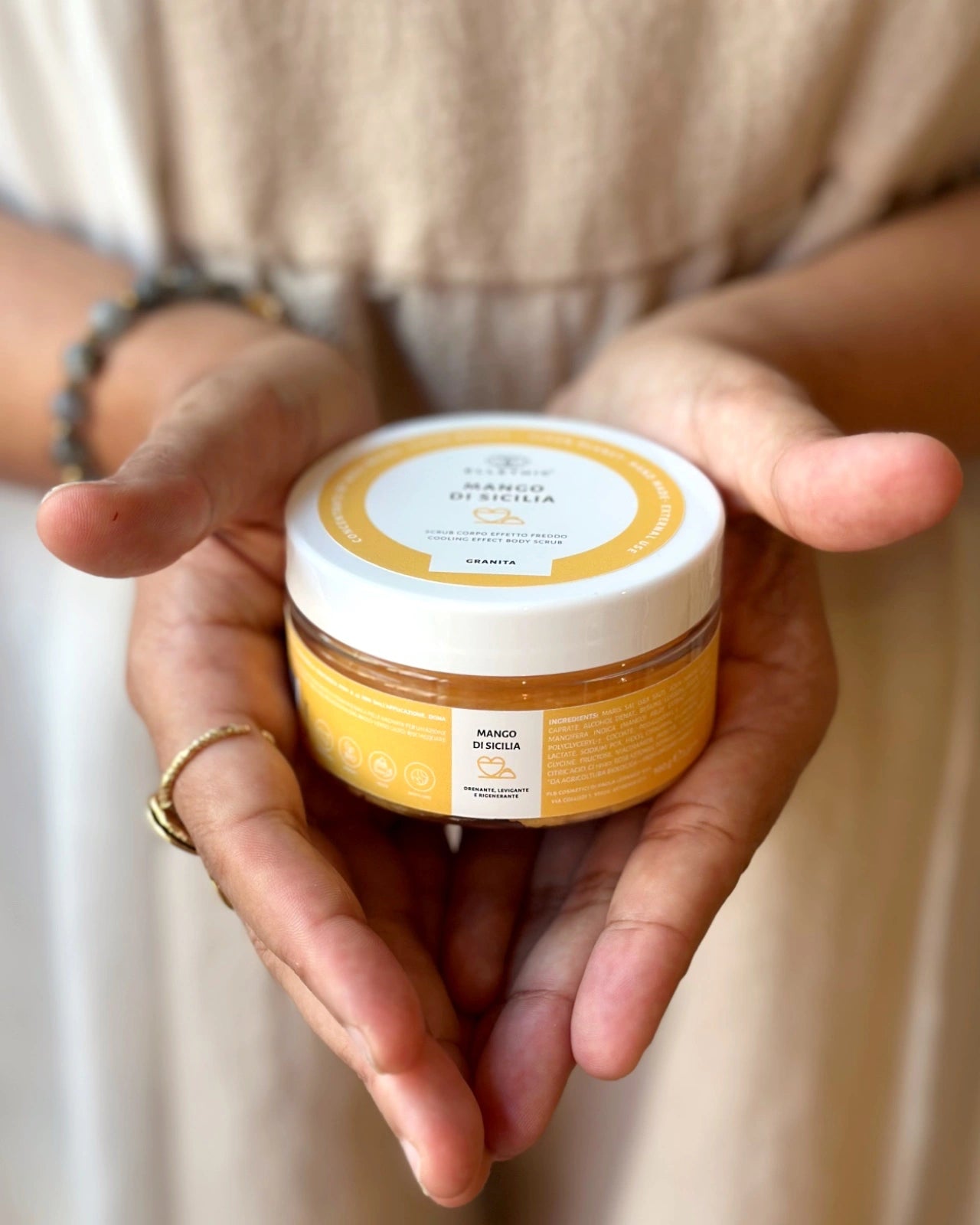 scrub al mango 100 gr - esfoliante bio - granita corpo drenante - iosonolaluce - roma