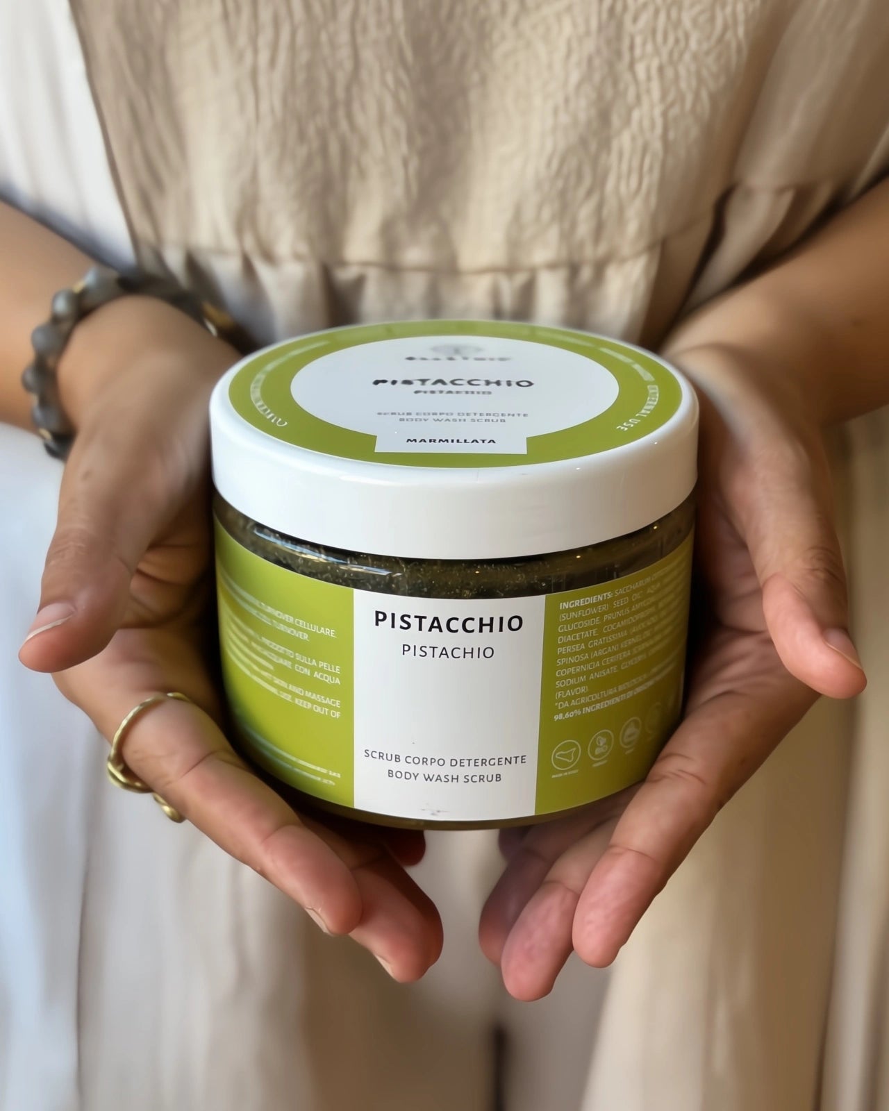 scrub corpo al pistacchio con oli naturali 500 gr - io sono la luce - roma