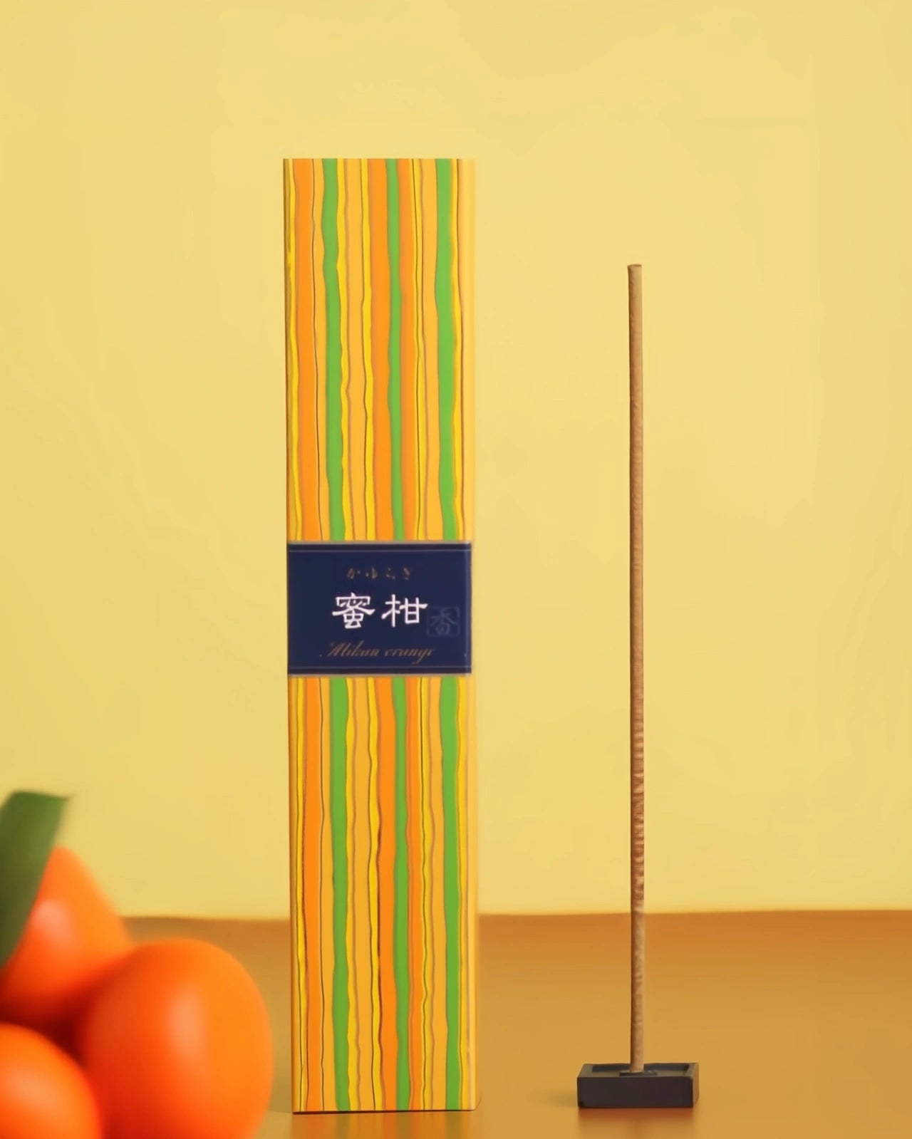 Bastoncini artigianali di incenso giapponese naturale senza bambù con supporto in ceramica - Nippon Kodo Kayuragi - Io Sono La Luce Roma - Fragranza Arancia Mikan