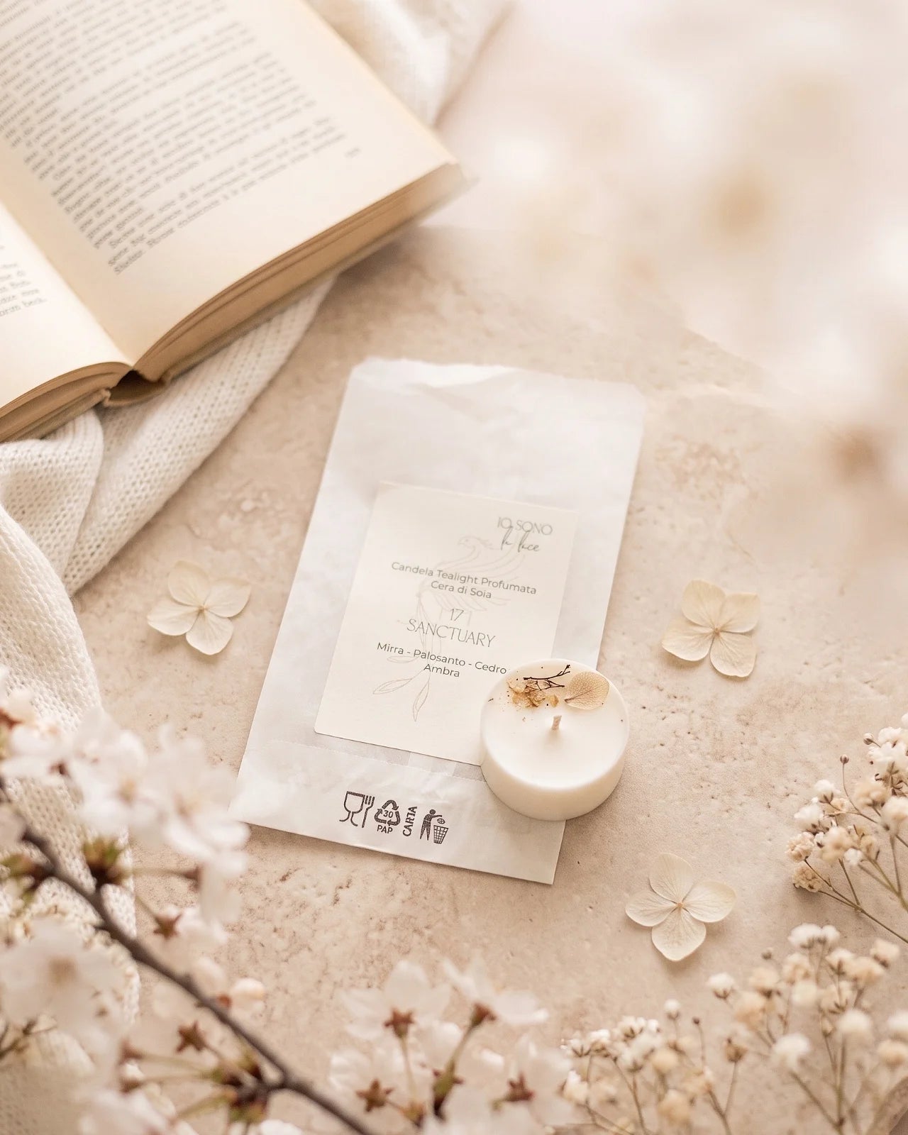 Piccole candeline profumate tealight in contenitore di PLA biodegradabile e sostenibile - pura cera di soia 100% vegetale - made in italy a Roma - 17 Palo Santo | profumo legnoso, resinoso, aromatico alla mirra, palo santo, cedro e ambra