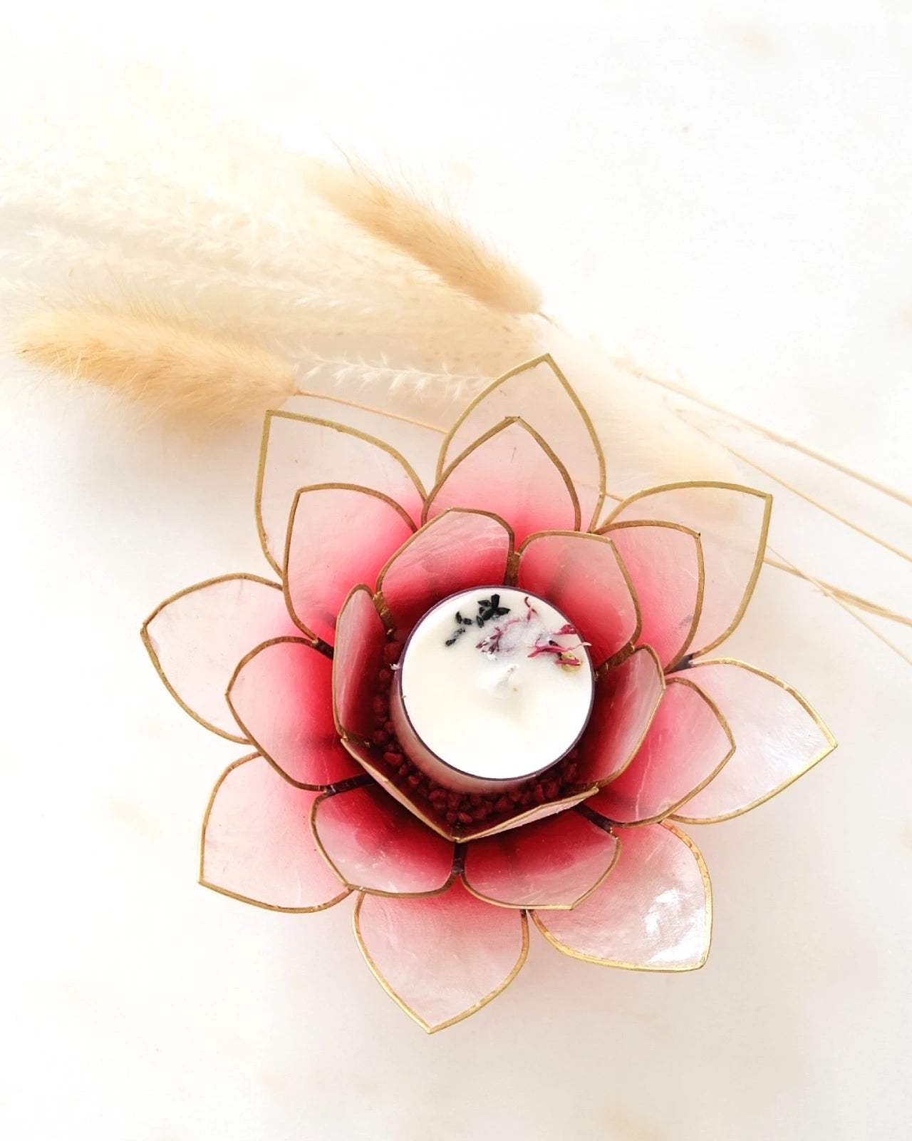 Puro: portacandele a forma di fior di loto in conchiglia colore porpora