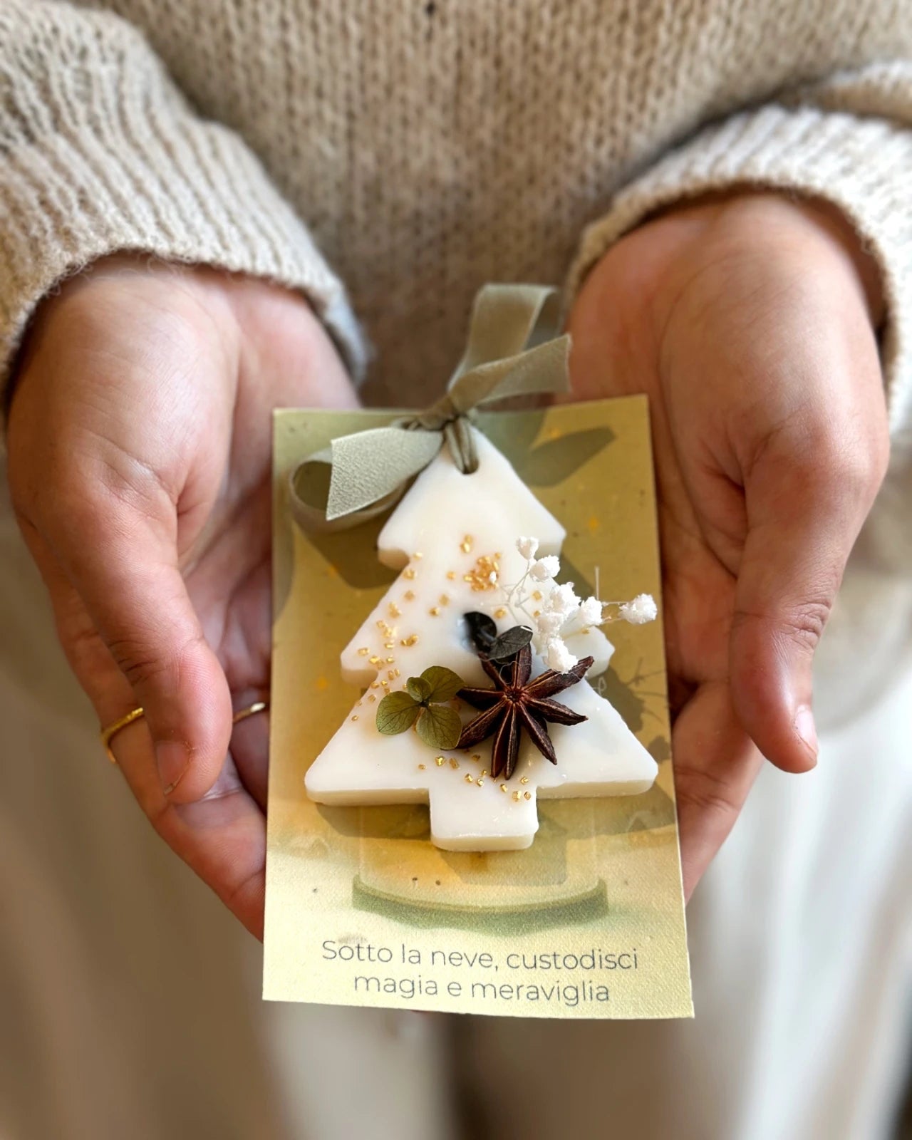 profumatore per cassetti ed armadi xmas Limited Edition - idee regalino di natale | tavoletta tartina in pura cera di soia profumata al panettone, cannella, arancia candita e vaniglia - alberello