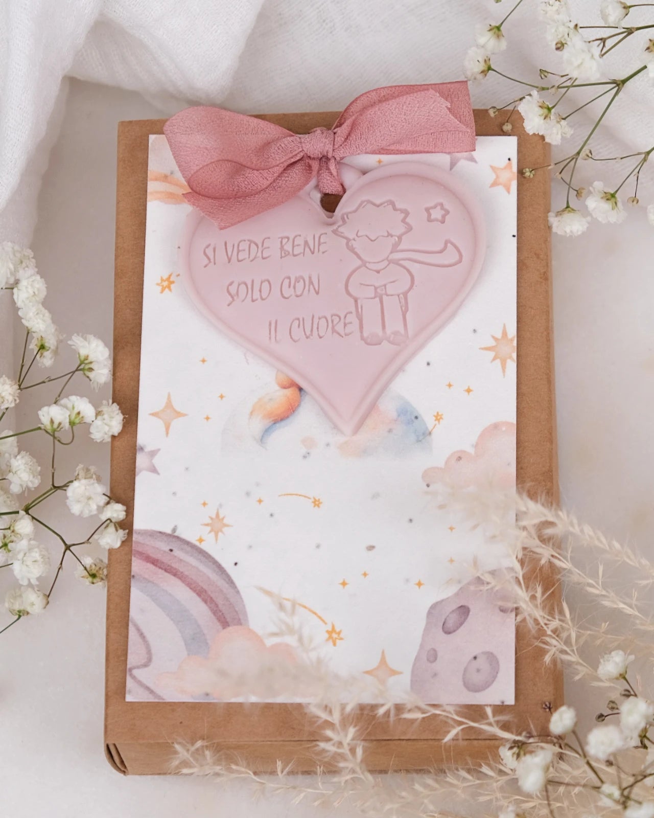 Profumatore in cera di soia Il Piccolo Principe con cartolina carta semi piantabile e nastro crepe di seta | Profumo solido per armadi e cassetti