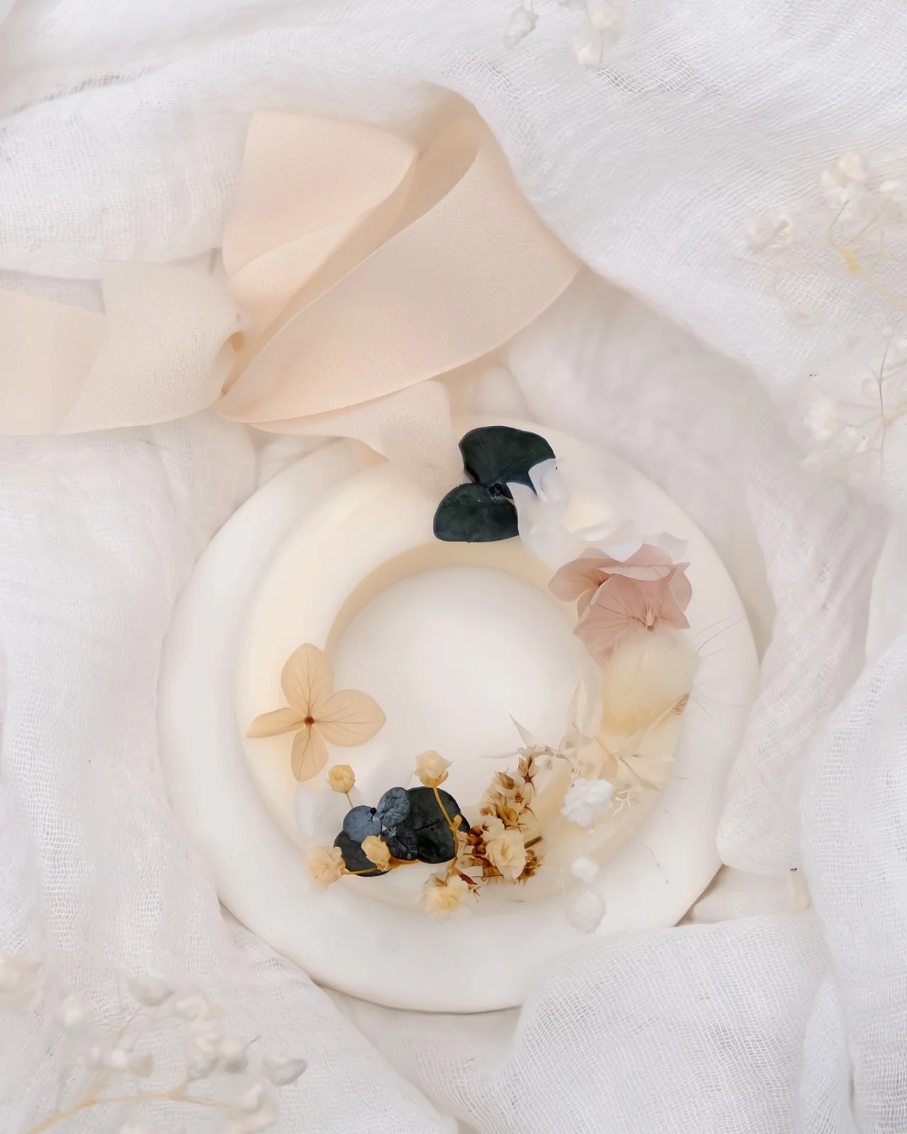 tavoletta botanica cera di soia per profumare cassetti ed armadi ghirlanda color nude elegante