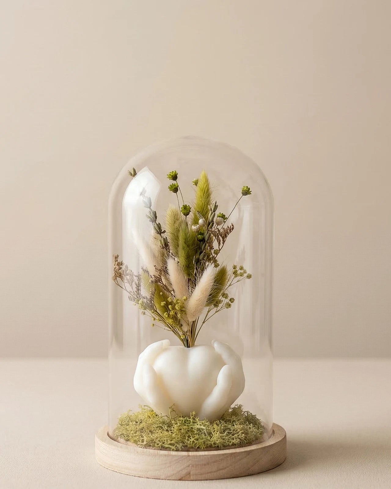 Idea regalo romantica artigianale - vaso a forma di cuore di cera profumata con fiori secchi e stabilizzati sotto campana di vetro | Colore bianco latte con fiori verdi