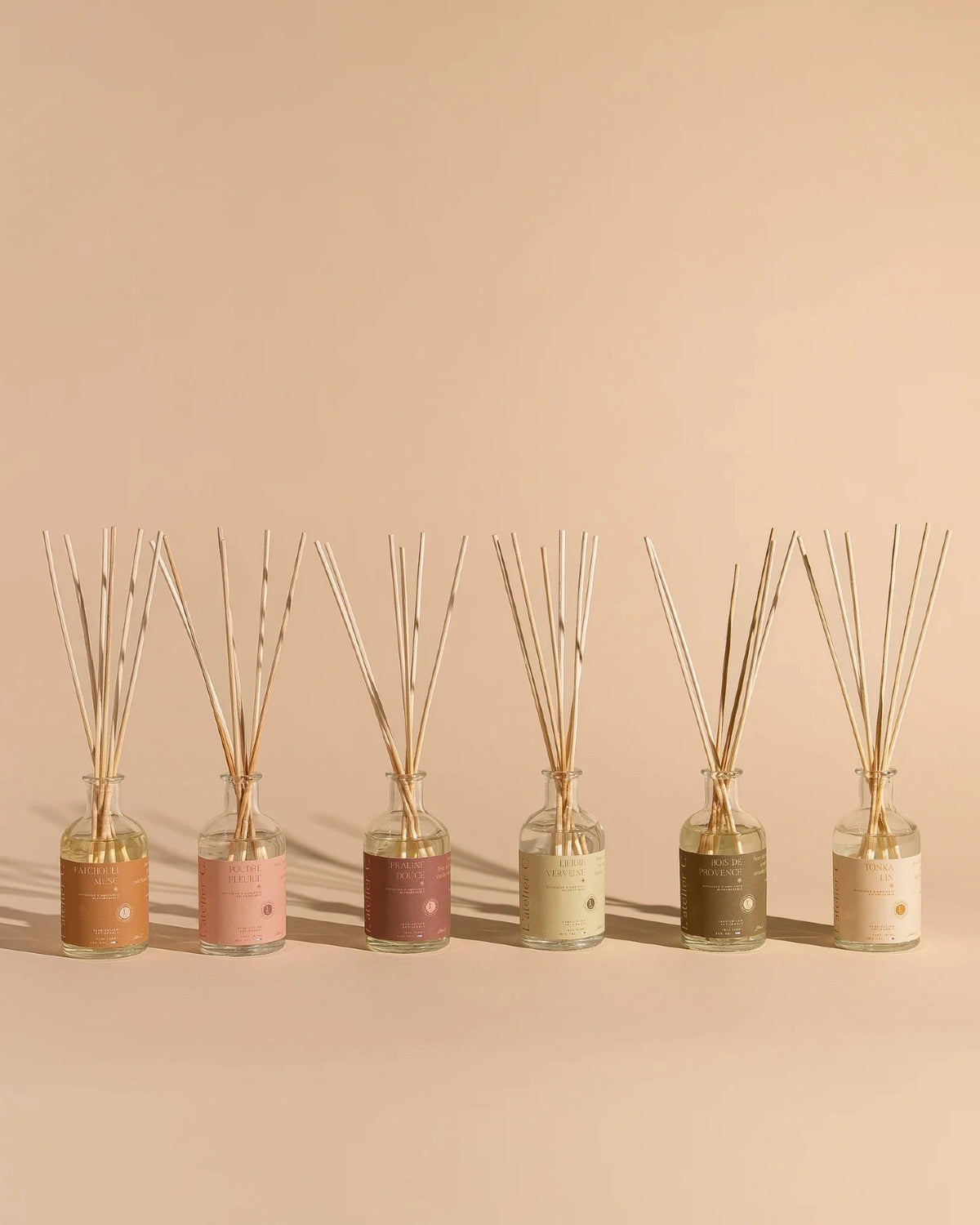 diffusori artigianali di fragranze d'ambiente con bastoncini mikado rattan | Made in Provenza nella regione di Grasse - Roma