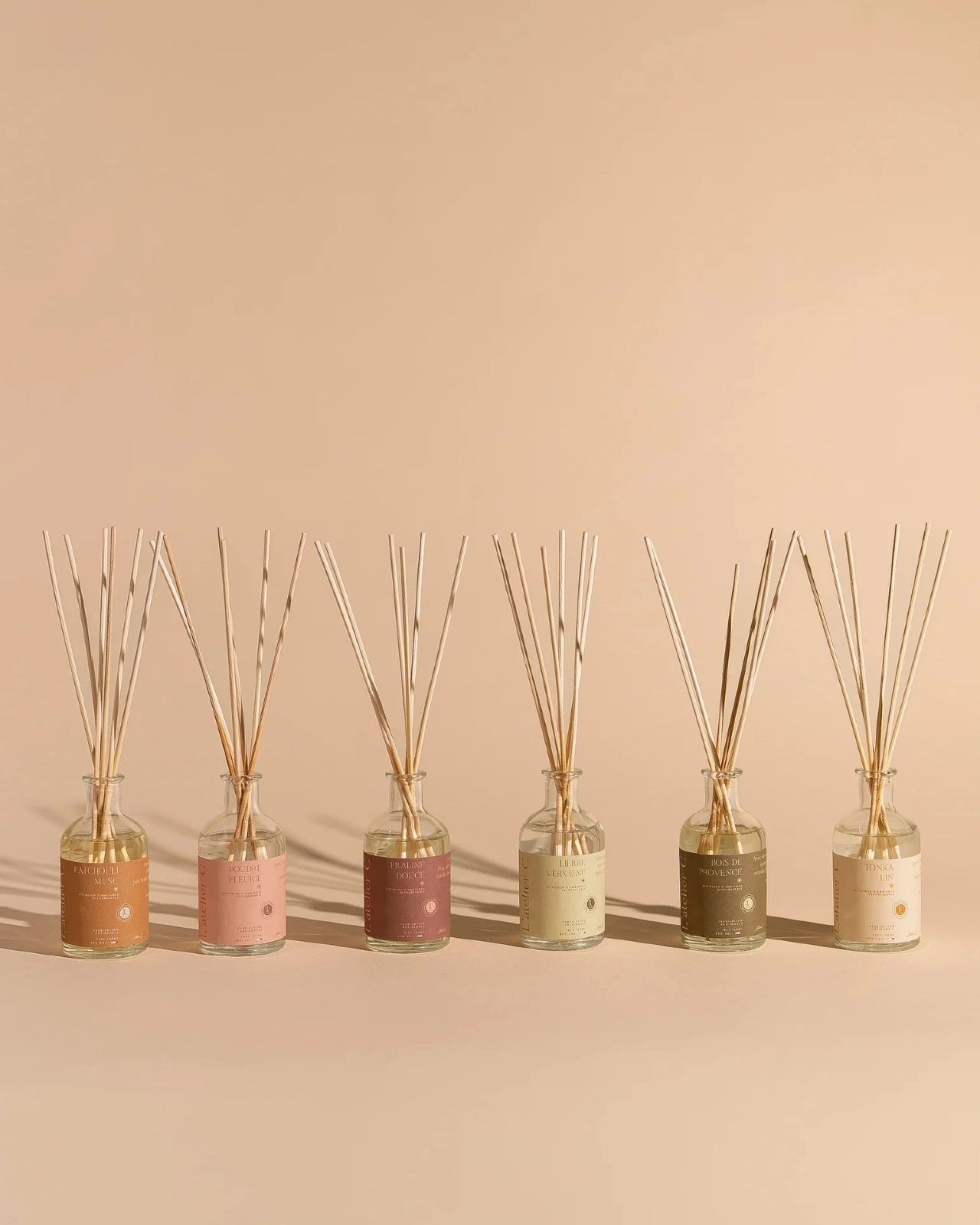 diffusori artigianali di fragranze d'ambiente con bastoncini mikado rattan | Made in Provenza nella regione di Grasse - Roma