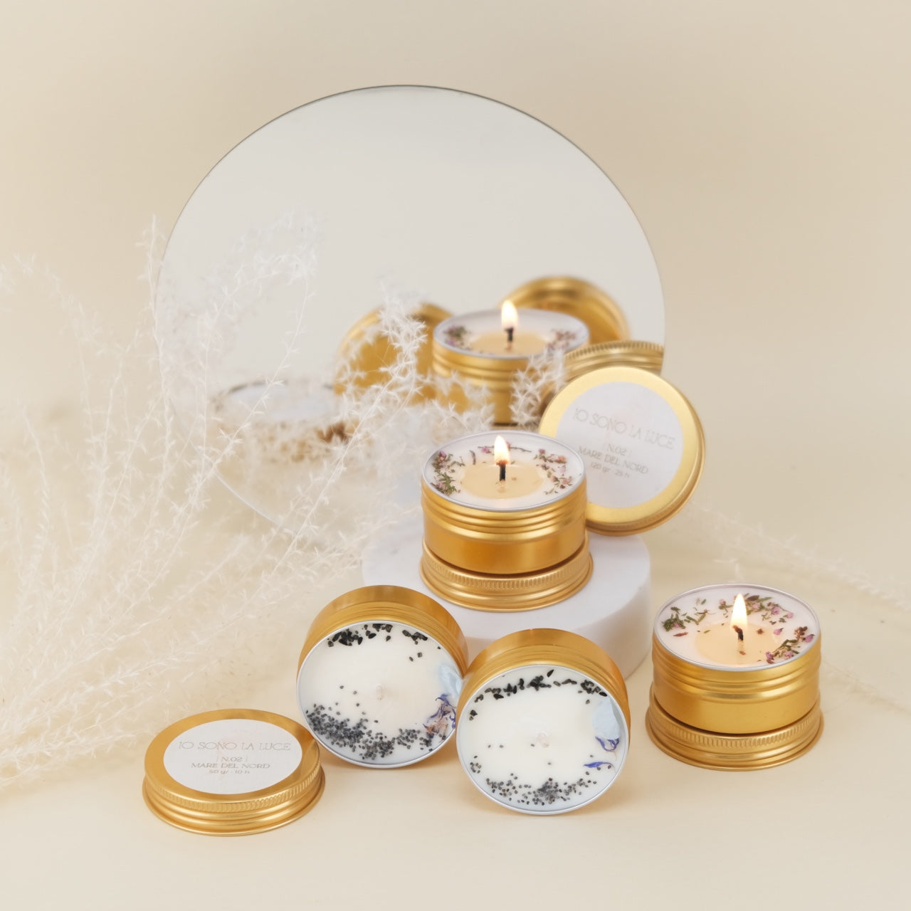 Fairy Lights: Candela Profumata Botanica di Soia Maxi Tealight in Tin Alluminio Oro