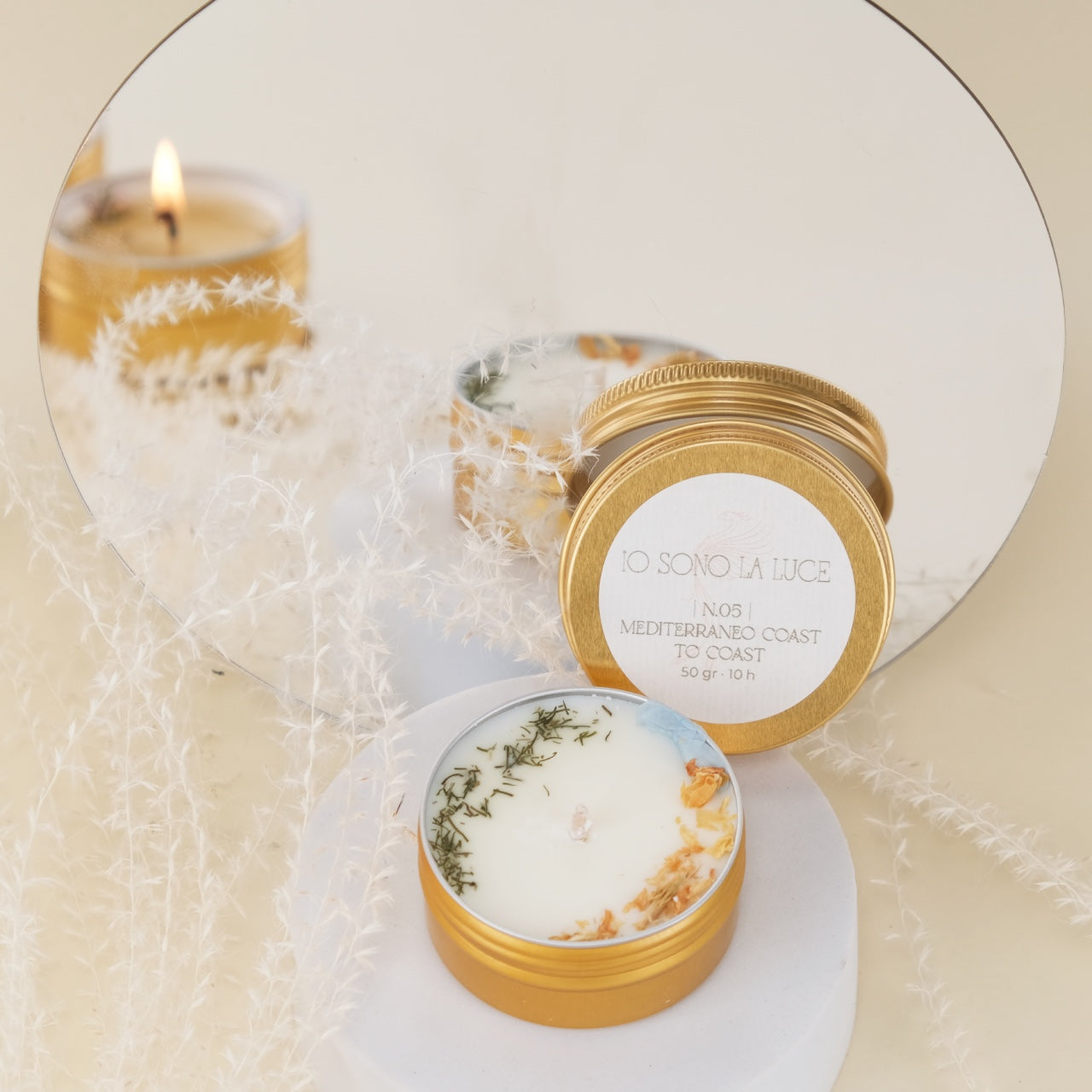 Fairy Lights: Candela Profumata Botanica di Soia Maxi Tealight in Tin Alluminio Oro