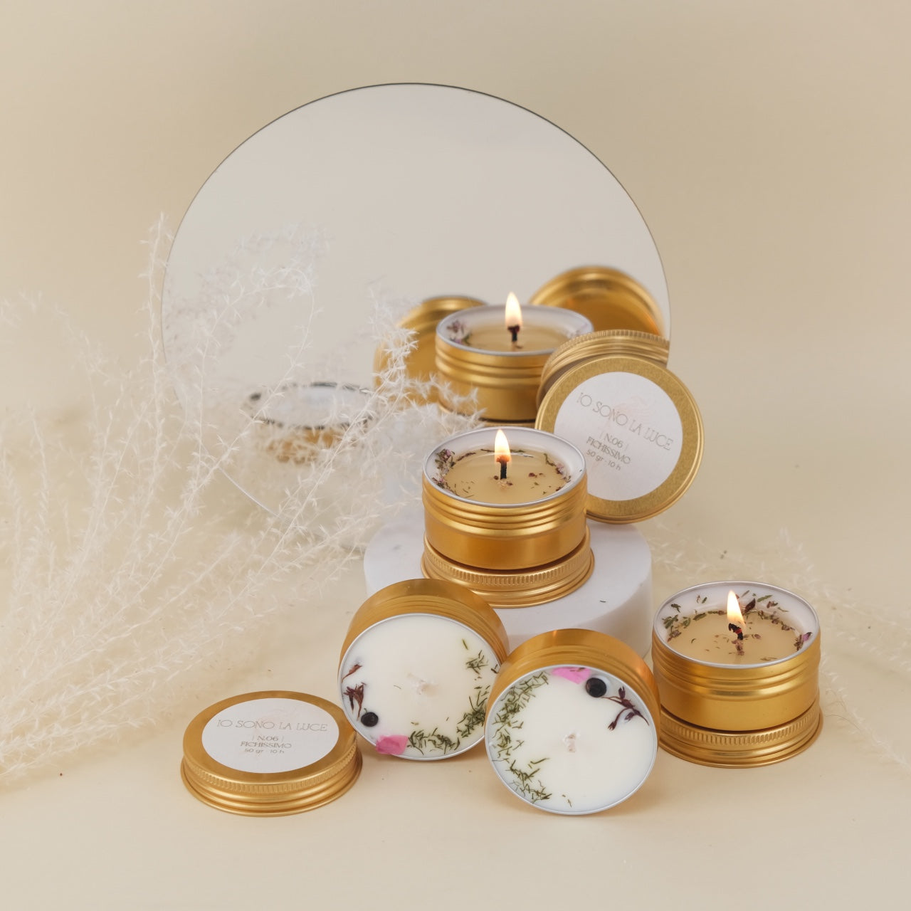 Fairy Lights: Candela Profumata Botanica di Soia Maxi Tealight in Tin Alluminio Oro