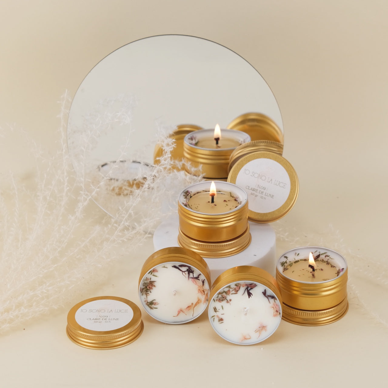 Fairy Lights: Candela Profumata Botanica di Soia Maxi Tealight in Tin Alluminio Oro