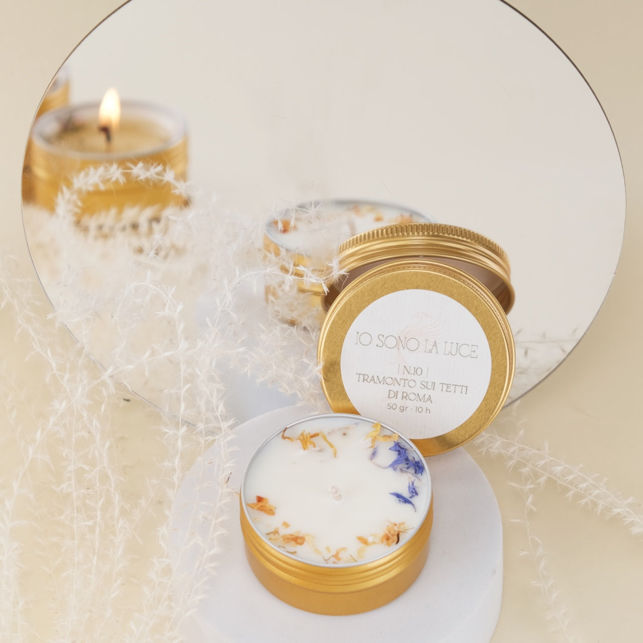 Fairy Lights: Candela Profumata Botanica di Soia Maxi Tealight in Tin Alluminio Oro