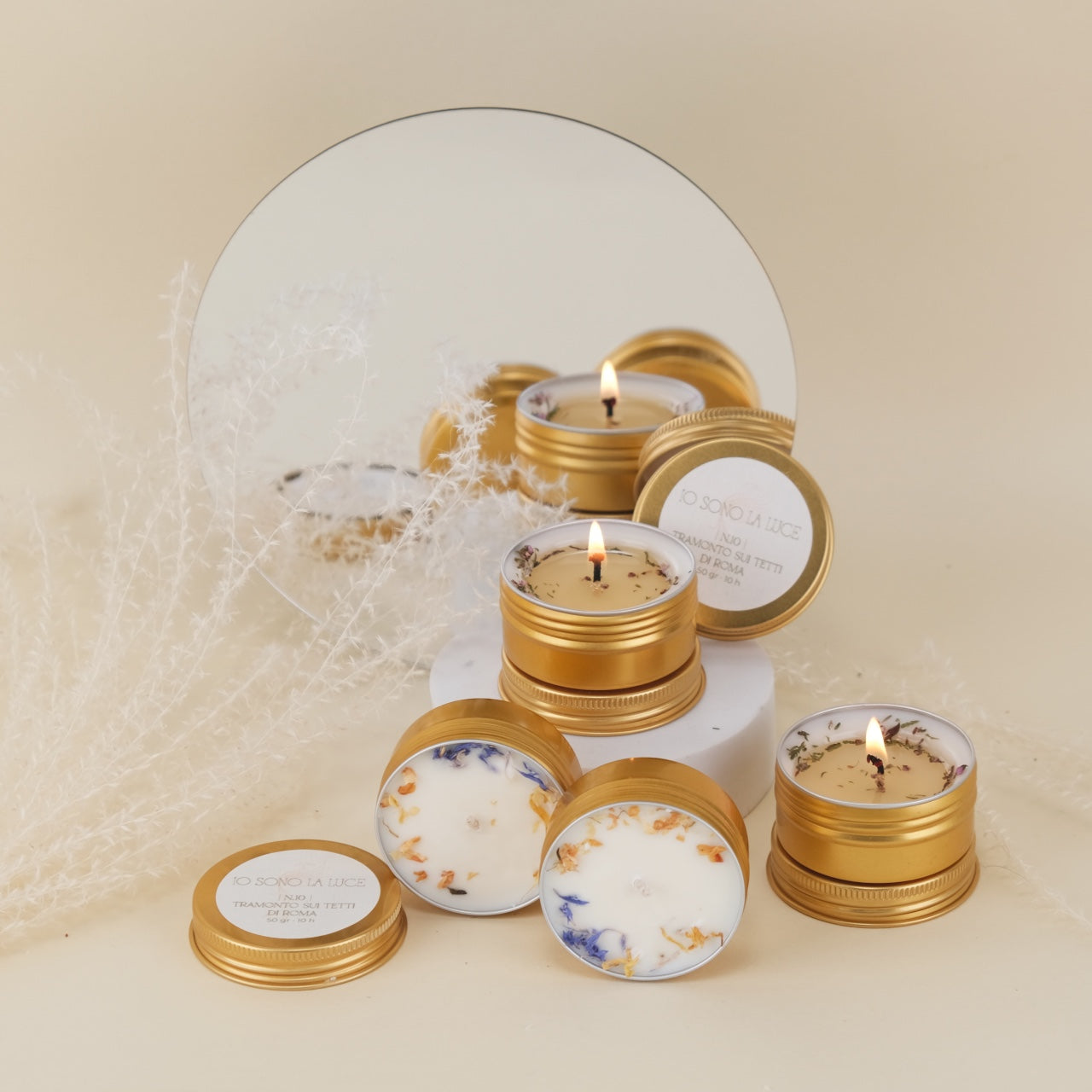 Fairy Lights: Candela Profumata Botanica di Soia Maxi Tealight in Tin Alluminio Oro