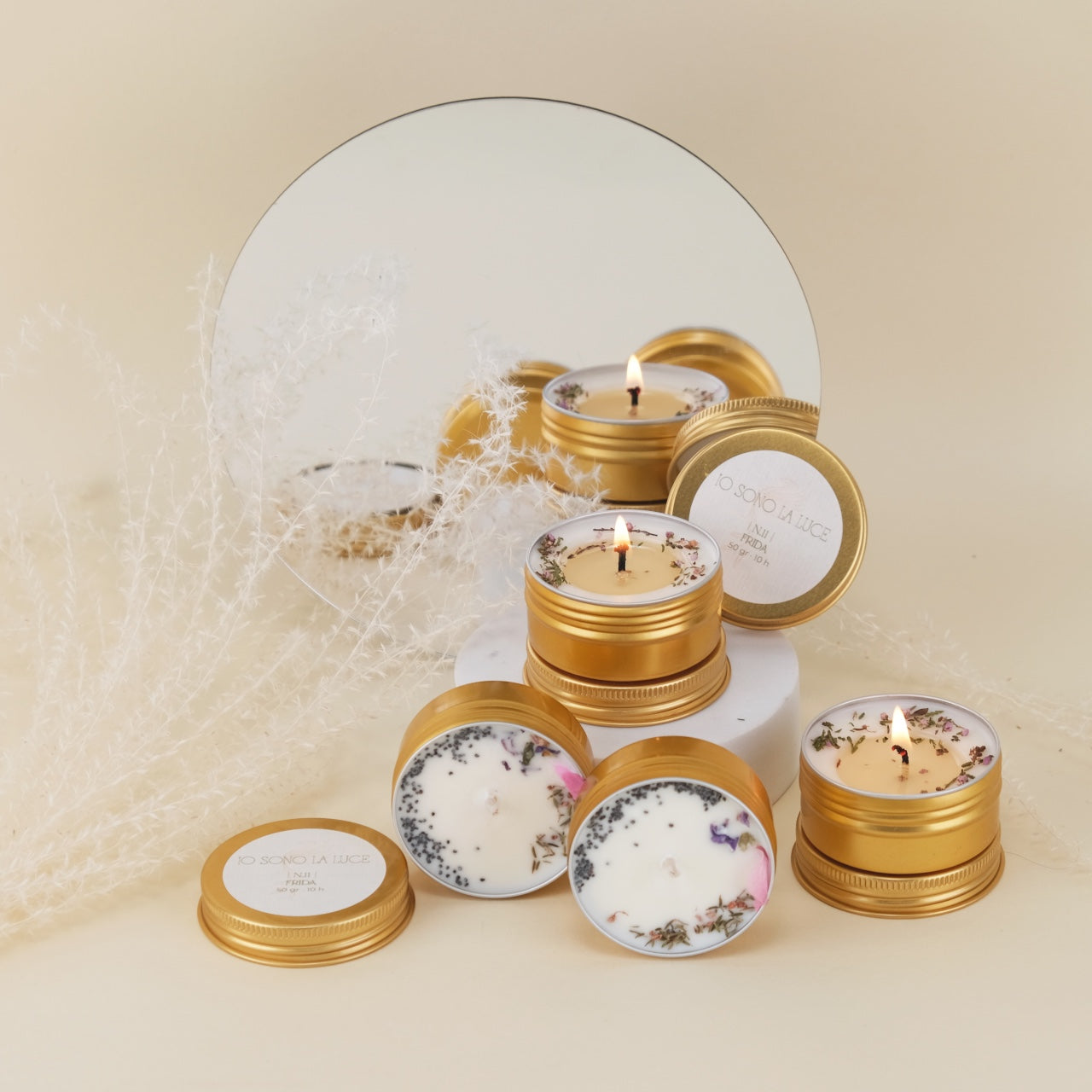 Fairy Lights: Candela Profumata Botanica di Soia Maxi Tealight in Tin Alluminio Oro