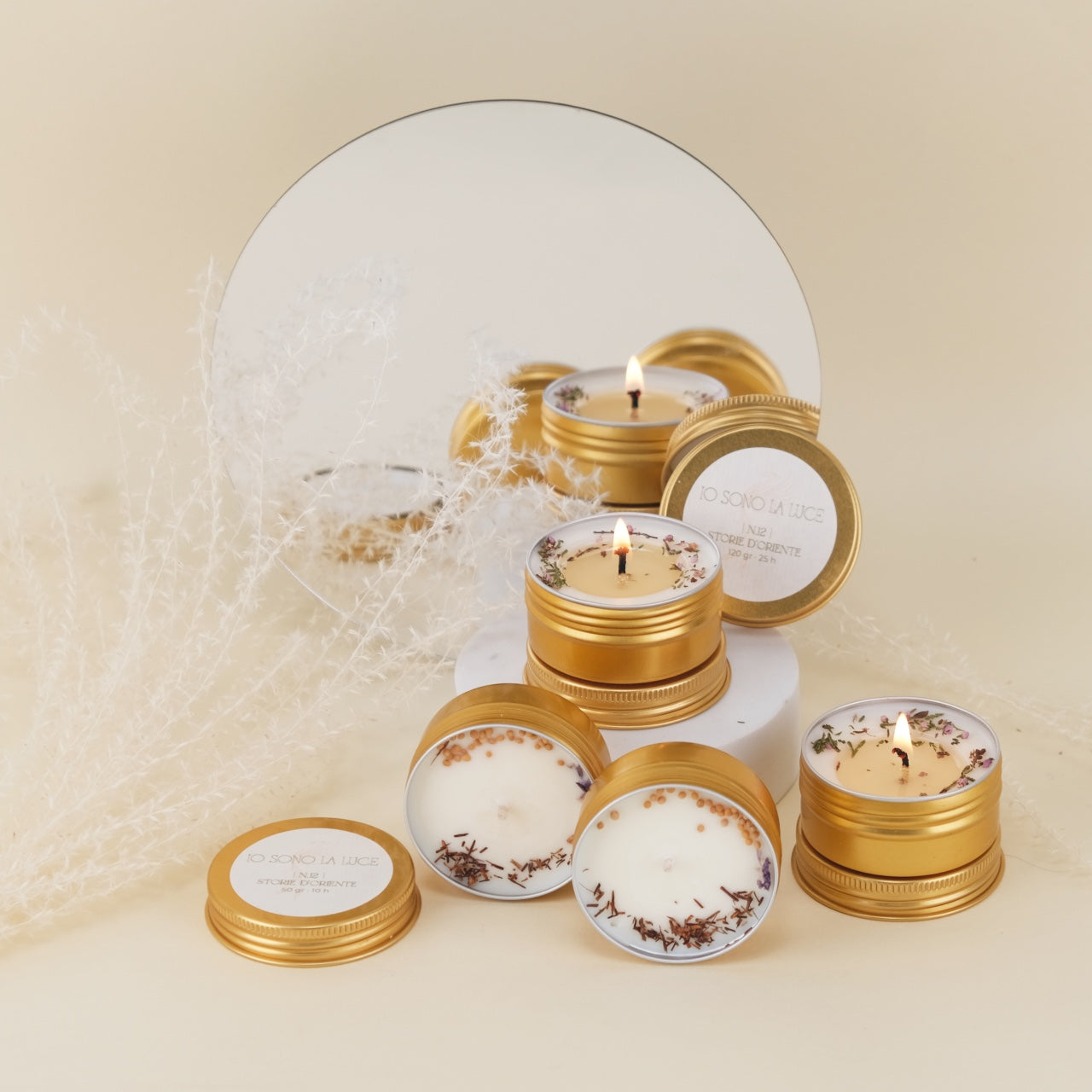 Fairy Lights: Candela Profumata Botanica di Soia Maxi Tealight in Tin Alluminio Oro