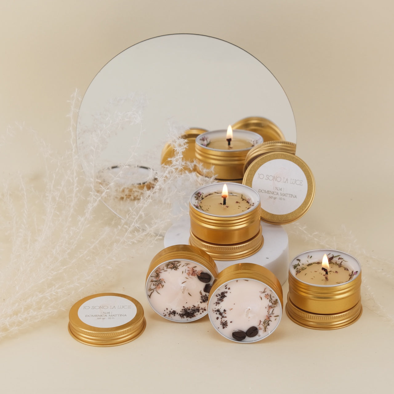 Fairy Lights: Candela Profumata Botanica di Soia Maxi Tealight in Tin Alluminio Oro