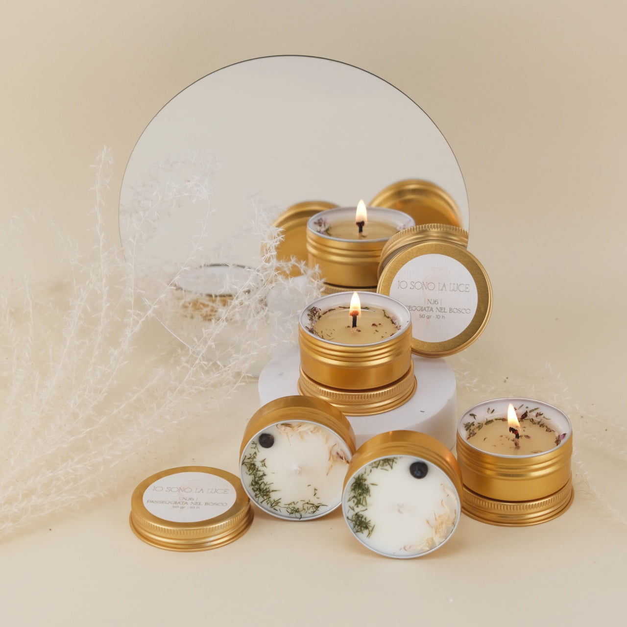 Fairy Lights: Candela Profumata Botanica di Soia Maxi Tealight in Tin Alluminio Oro