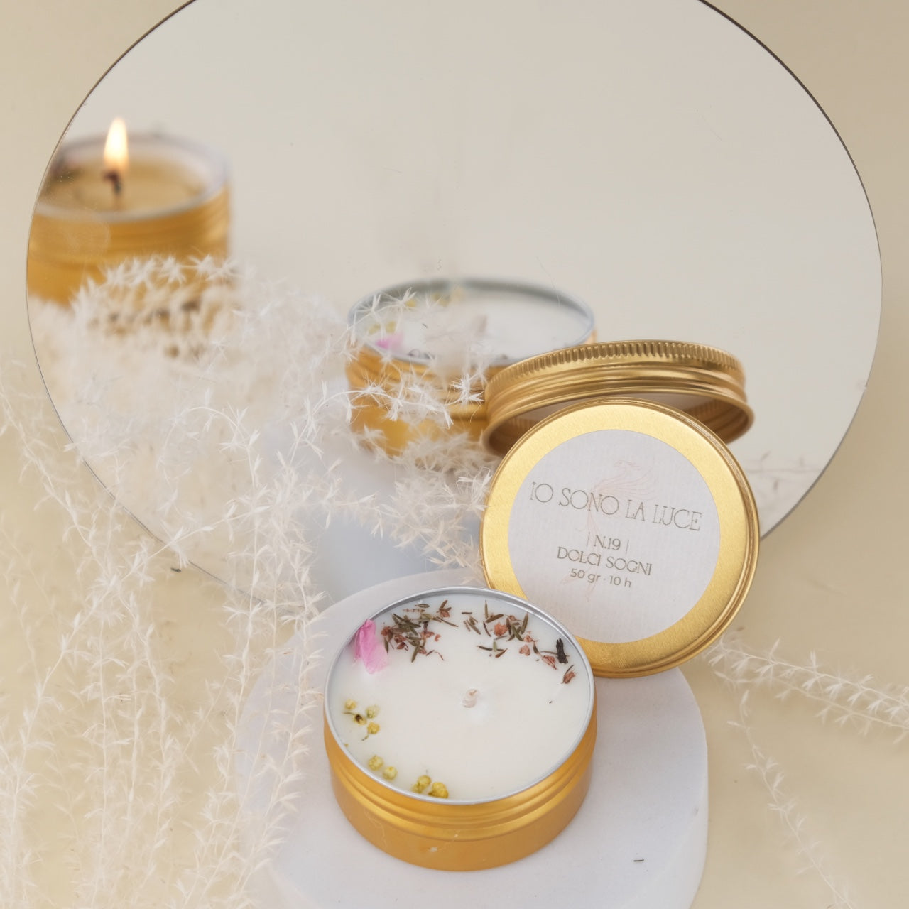 Fairy Lights: Candela Profumata Botanica di Soia Maxi Tealight in Tin Alluminio Oro