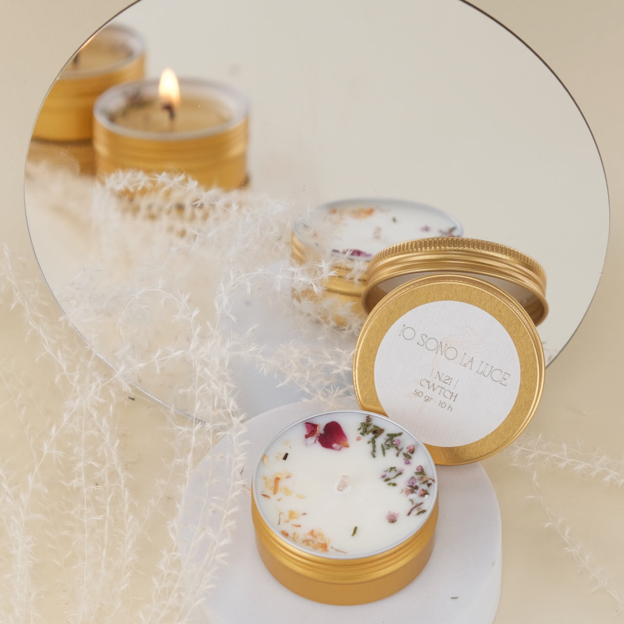 Fairy Lights: Candela Profumata Botanica di Soia Maxi Tealight in Tin Alluminio Oro