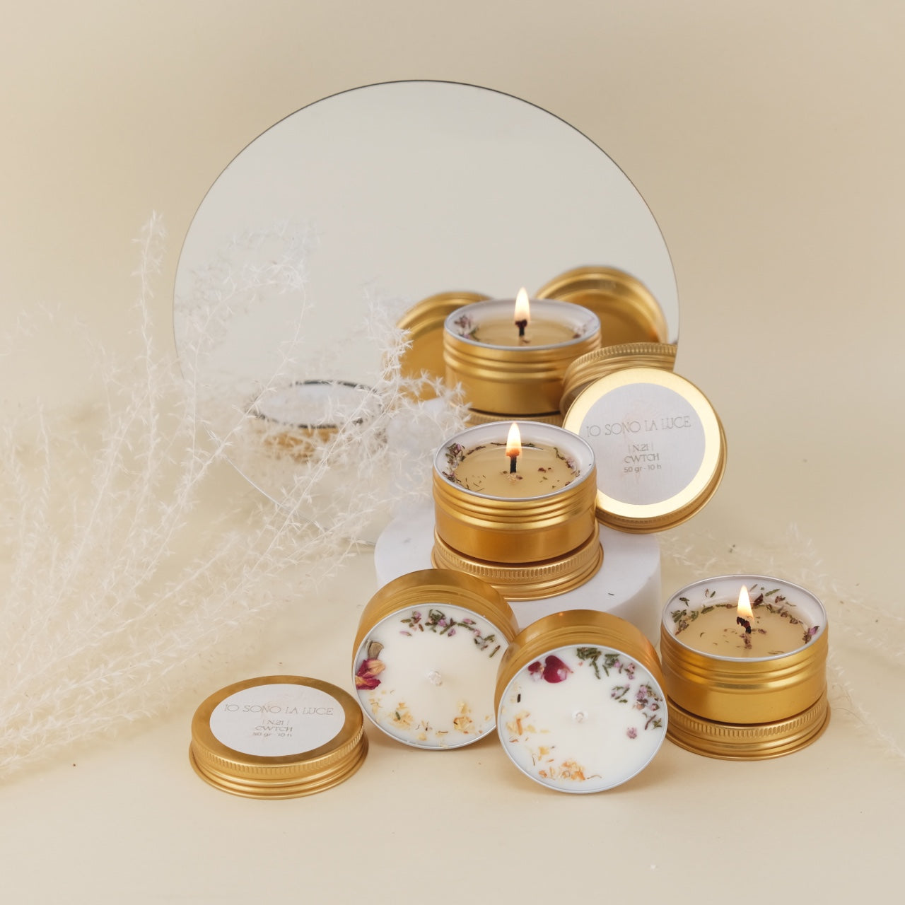 Fairy Lights: Candela Profumata Botanica di Soia Maxi Tealight in Tin Alluminio Oro