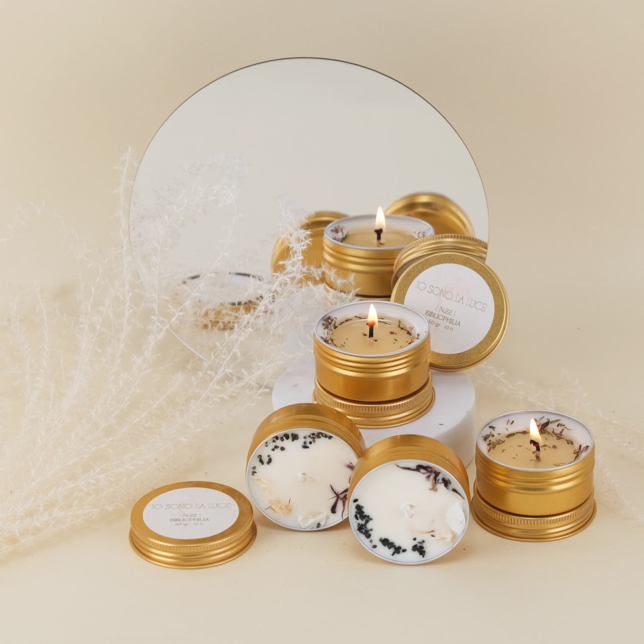 Fairy Lights: Candela Profumata Botanica di Soia Maxi Tealight in Tin Alluminio Oro