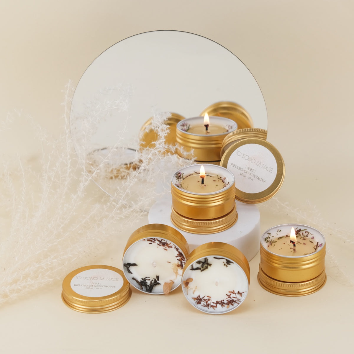 Fairy Lights: Candela Profumata Botanica di Soia Maxi Tealight in Tin Alluminio Oro