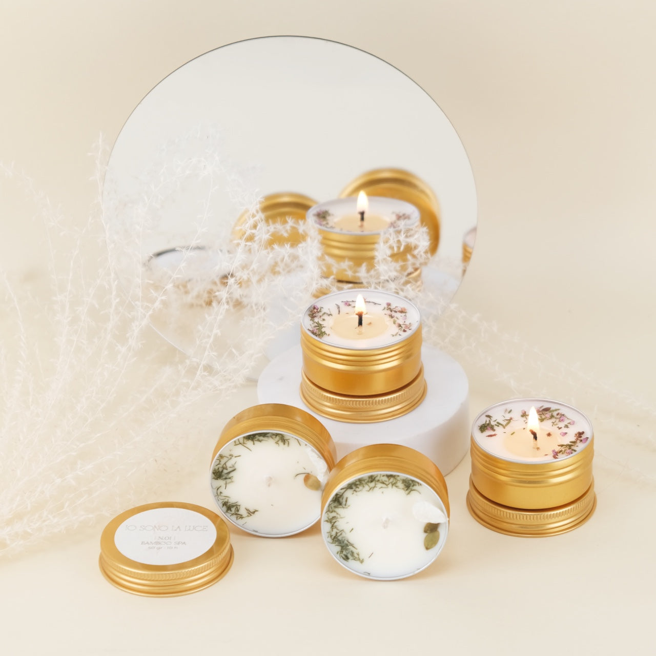 Fairy Lights: Candela Profumata Botanica di Soia Maxi Tealight in Tin Alluminio Oro