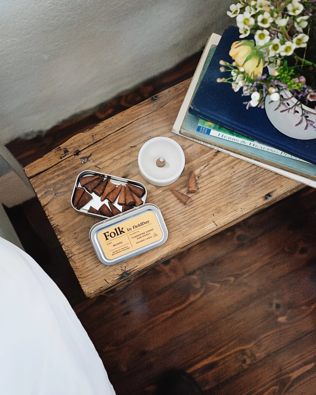 Incensi a cono 100% naturali, creati artigianalmente. 6 fragranze raffinate che catturano l&#39;essenza dei paesaggi irlandesi. Slow living e lusso olfattivo. Pack Tin di Latta