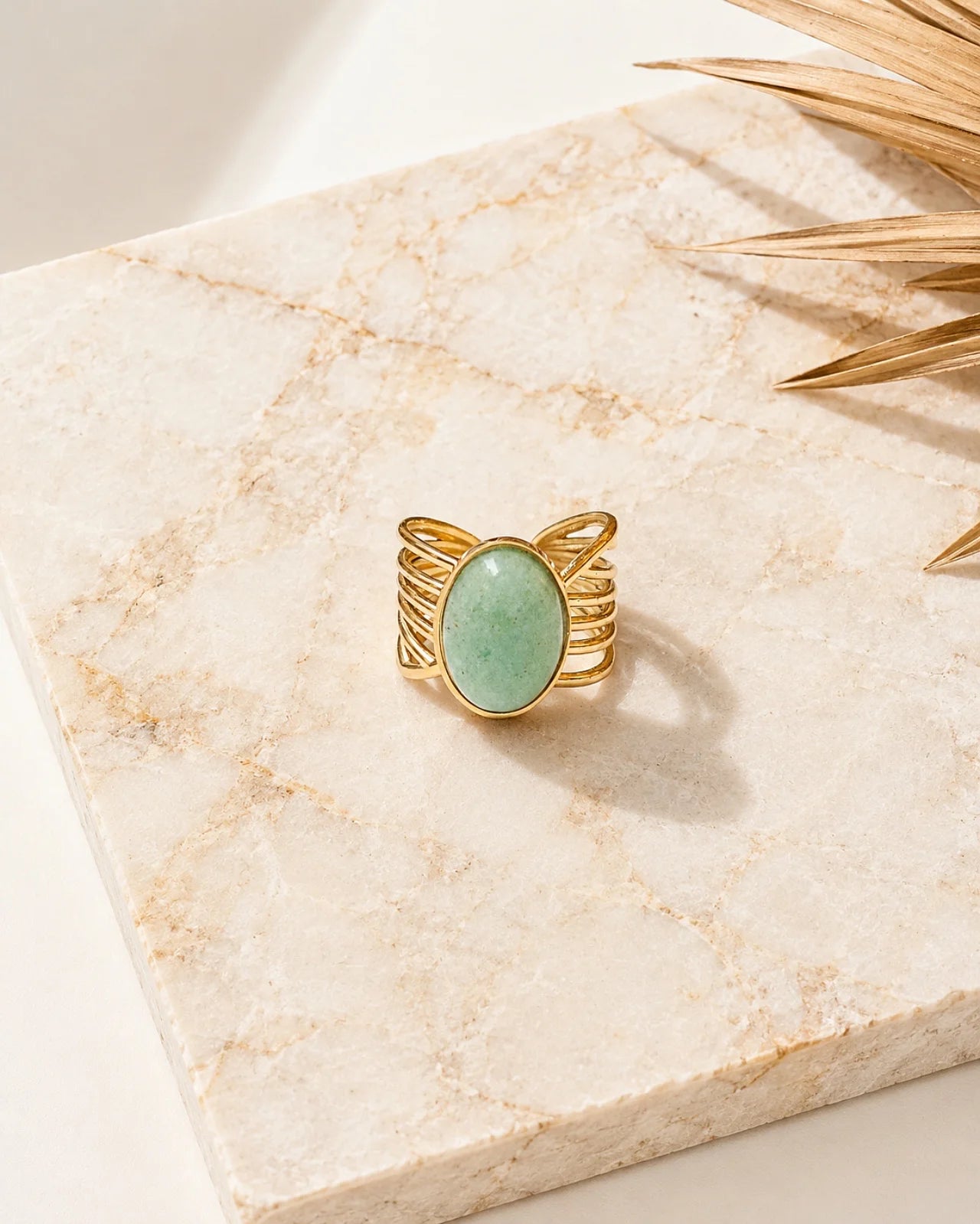 Anello Iride con pietra naturale e design ad ali | Acciaio inossidabile placcato oro con amazzonite - Made in Paris | Io Sono La Luce Roma