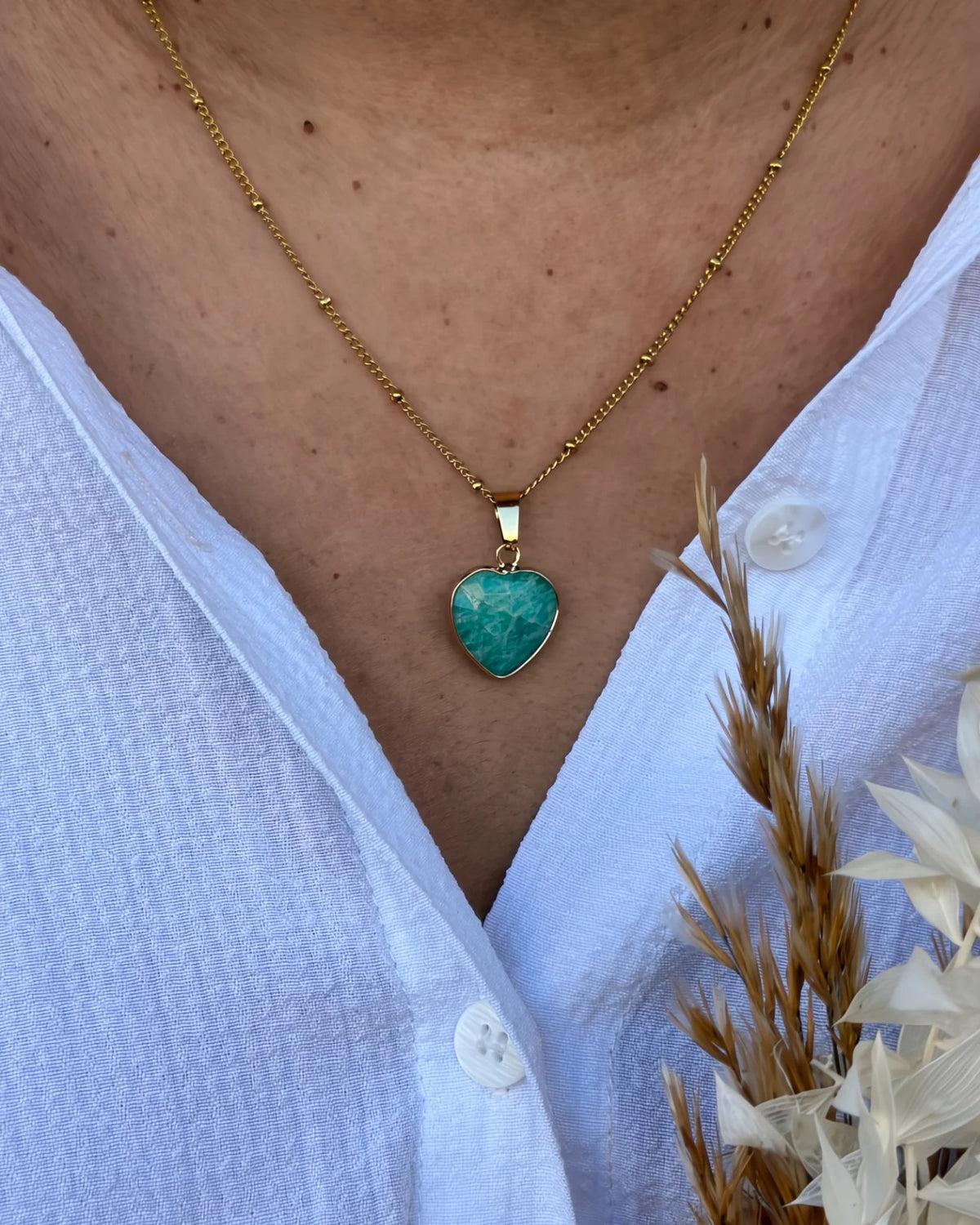 Kardia collana artigianale Made in Amsterdam con ciondolo a cuore in pietra naturale e catena in acciaio inossidabile placcato oro | Amazzonite Pietra della Gioia