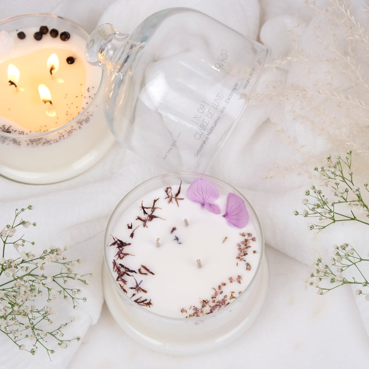 Magia in Vetro: Candela Profumata Botanica in Cera di Soia in Campana di Vetro