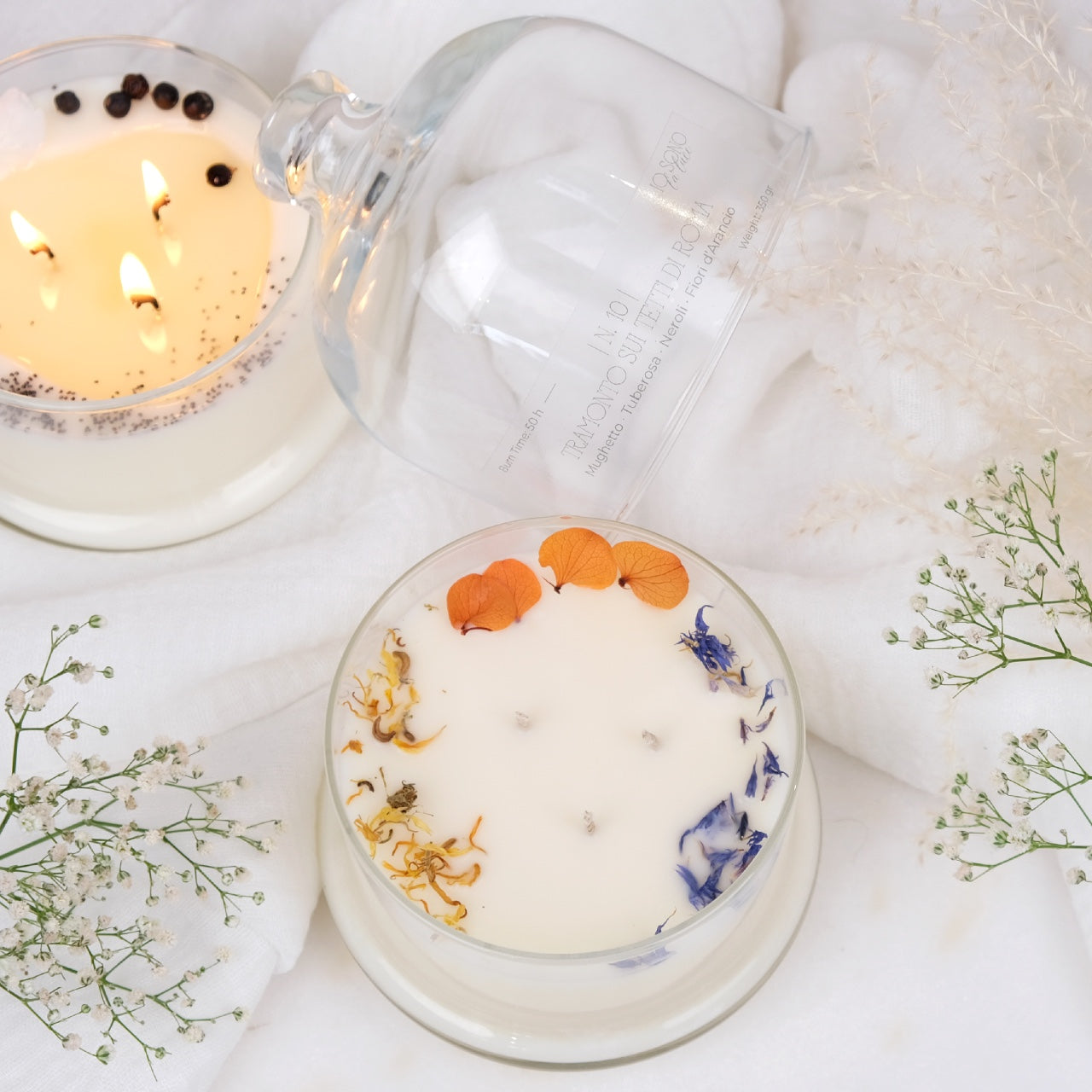 Magia in Vetro: Candela Profumata Botanica in Cera di Soia in Campana di Vetro