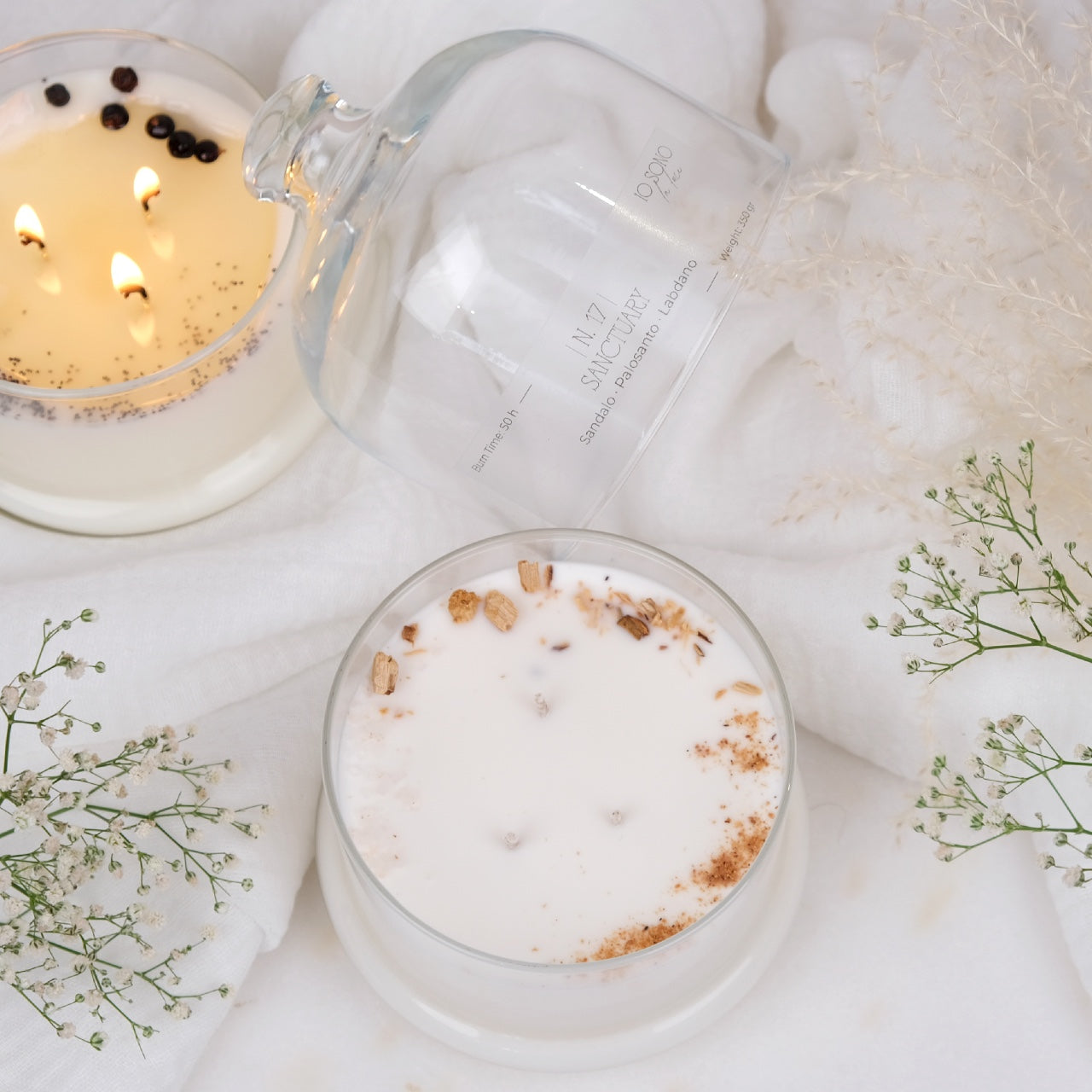 Magia in Vetro: Candela Profumata Botanica in Cera di Soia in Campana di Vetro