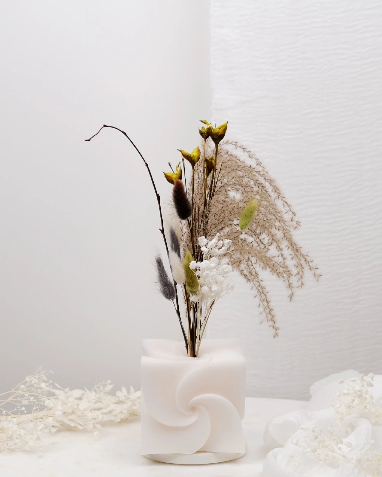 Mythos | Vasi Scultorei in Cera con Fiori Secchi e Stabilizzati