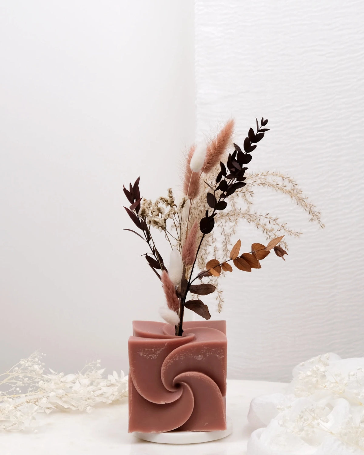 Mythos | Vasi Scultorei in Cera con Fiori Secchi e Stabilizzati