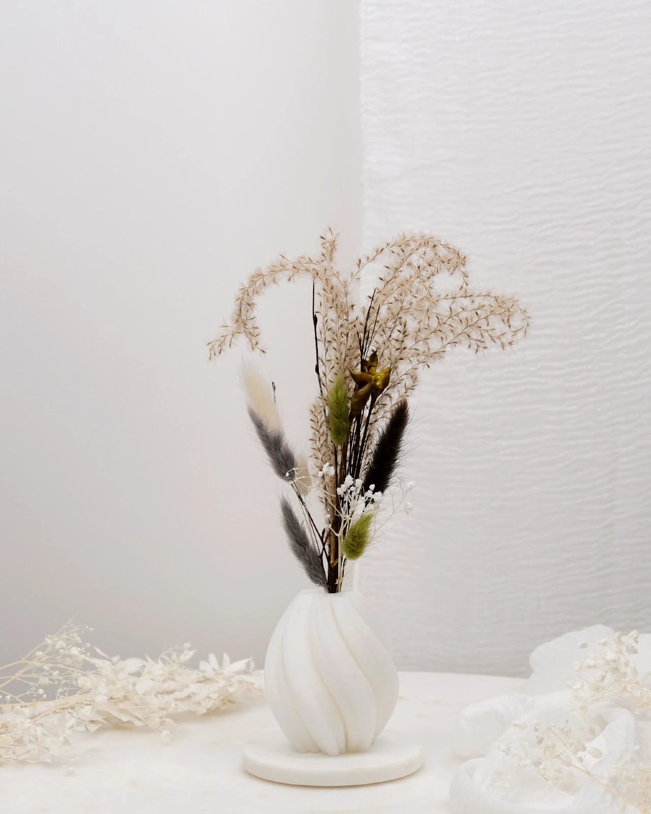 Mythos | Vasi Scultorei in Cera con Fiori Secchi e Stabilizzati