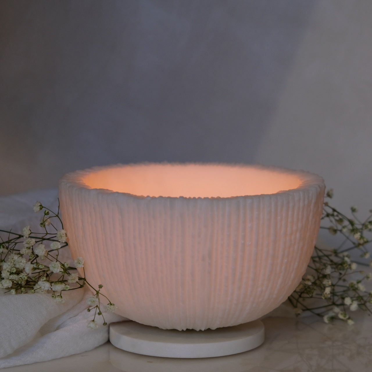 Nido di Luce: Ciotola di Cera Lavorazione Cristalli di Sale