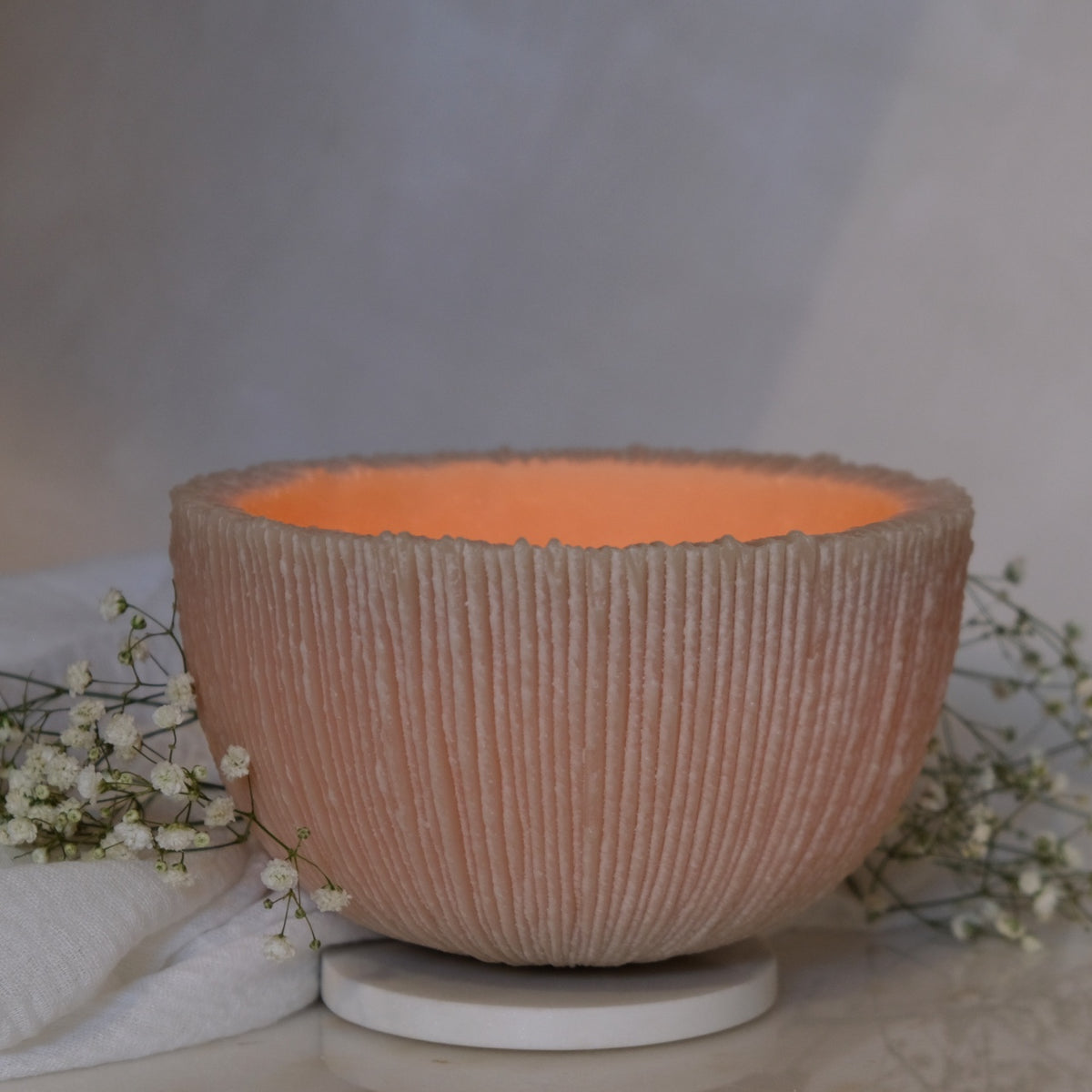 Nido di Luce: Ciotola di Cera Lavorazione Cristalli di Sale